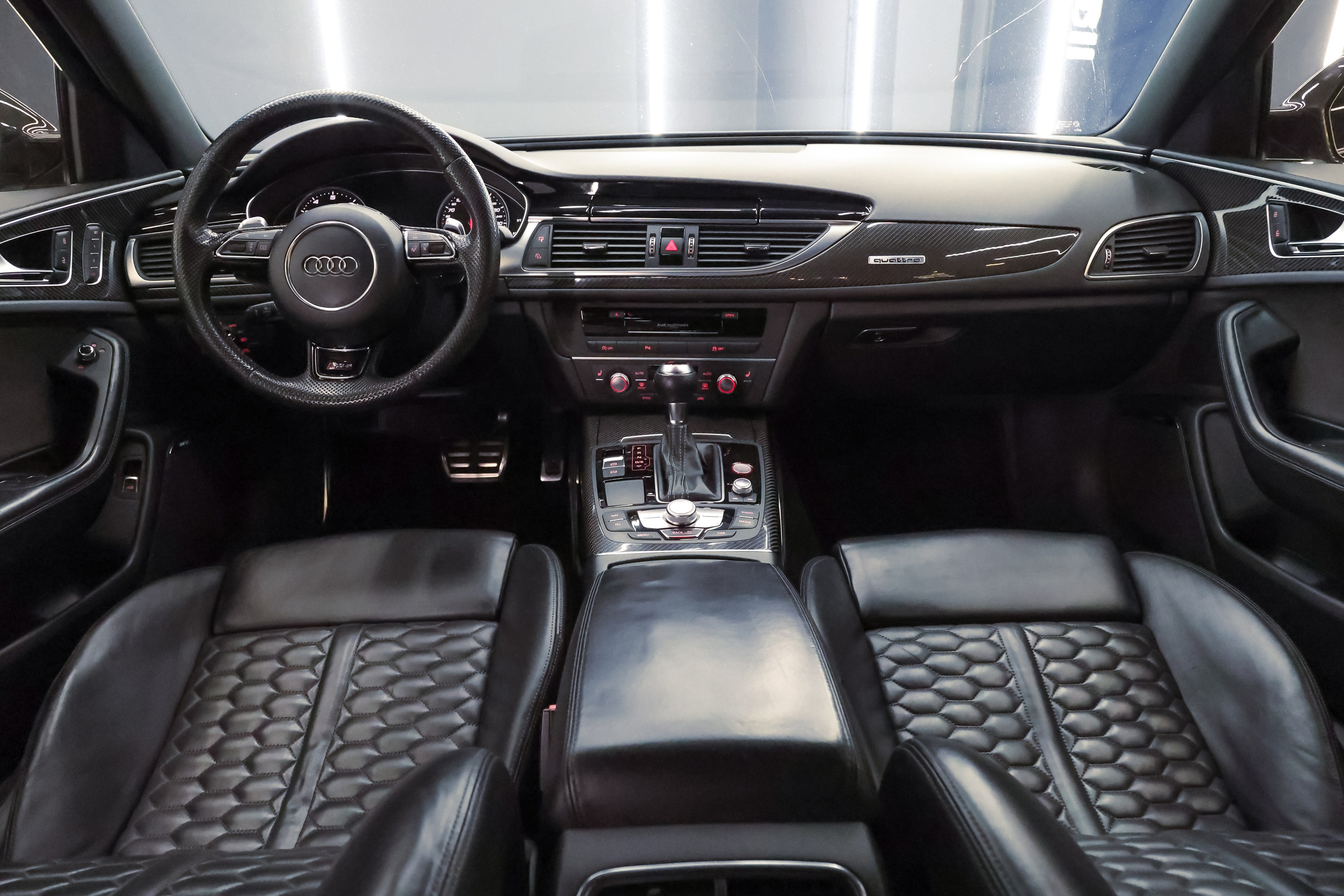 2017 AUDI RS6. Mixturecaptures