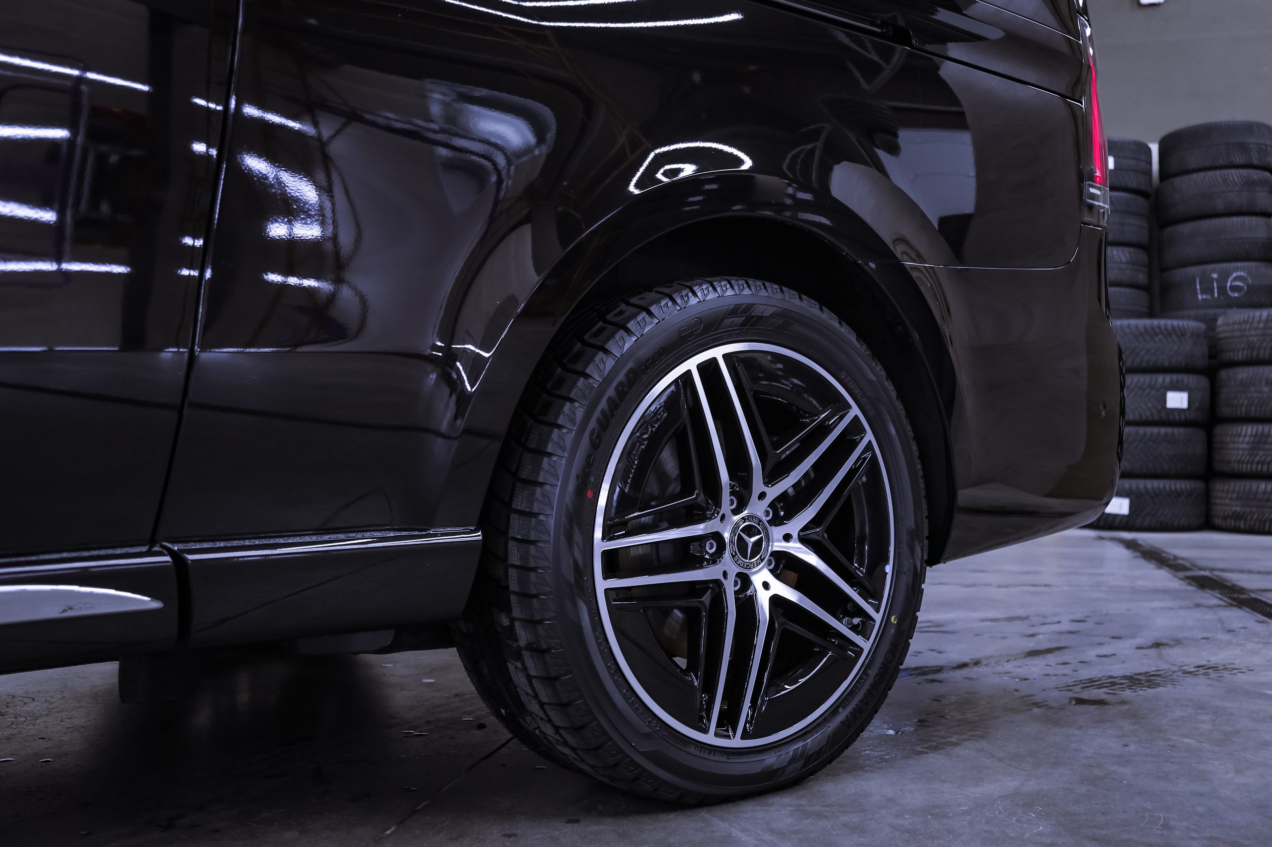 2024 MERCEDES BENZ V 300 d 4MATIC. Mixturecaptures