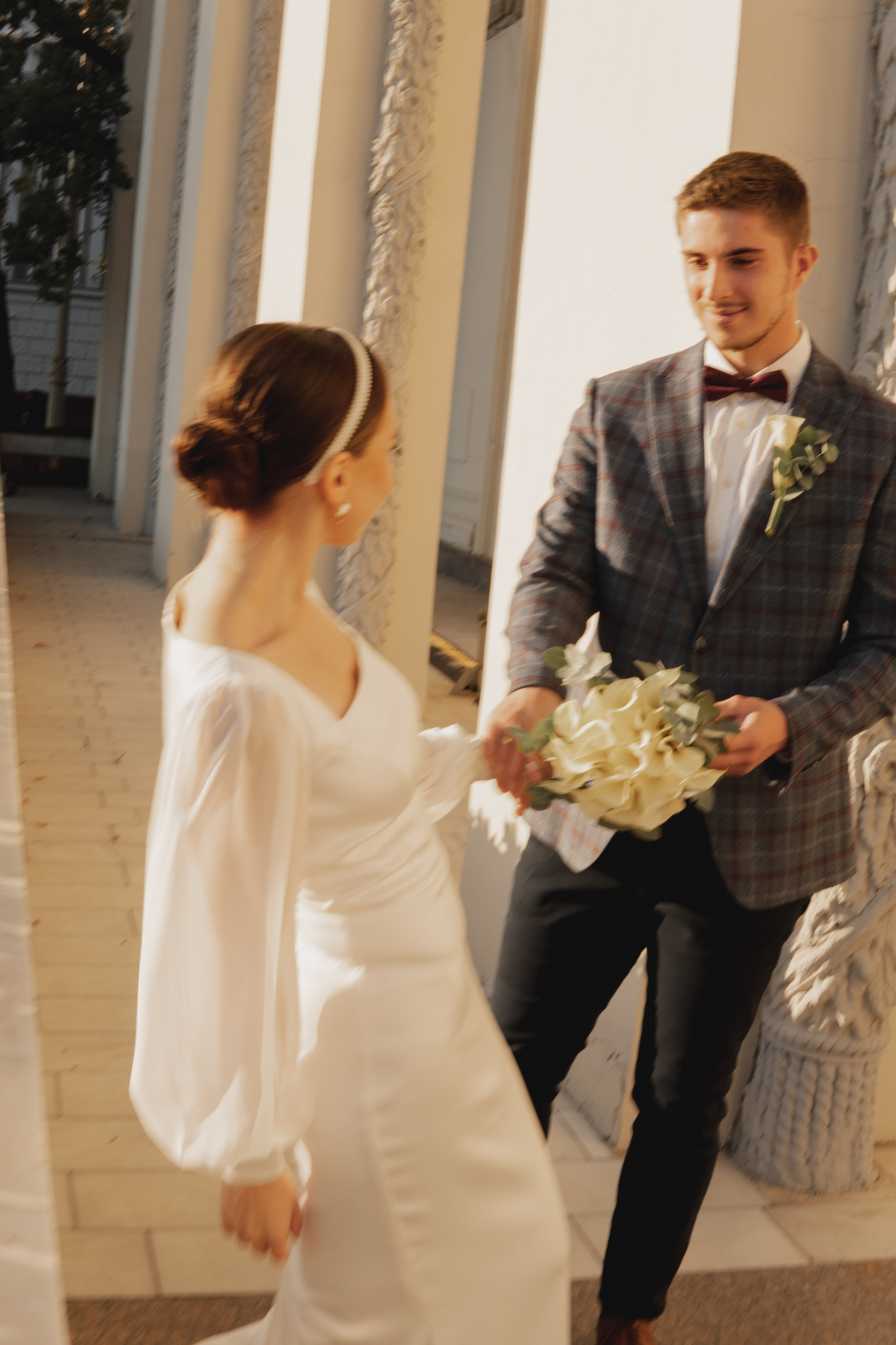 Свадебная прогулка. Мы тонем в лучах нежных объятий. Свадебный и портретный фотограф в Москве, Светлана Янковая