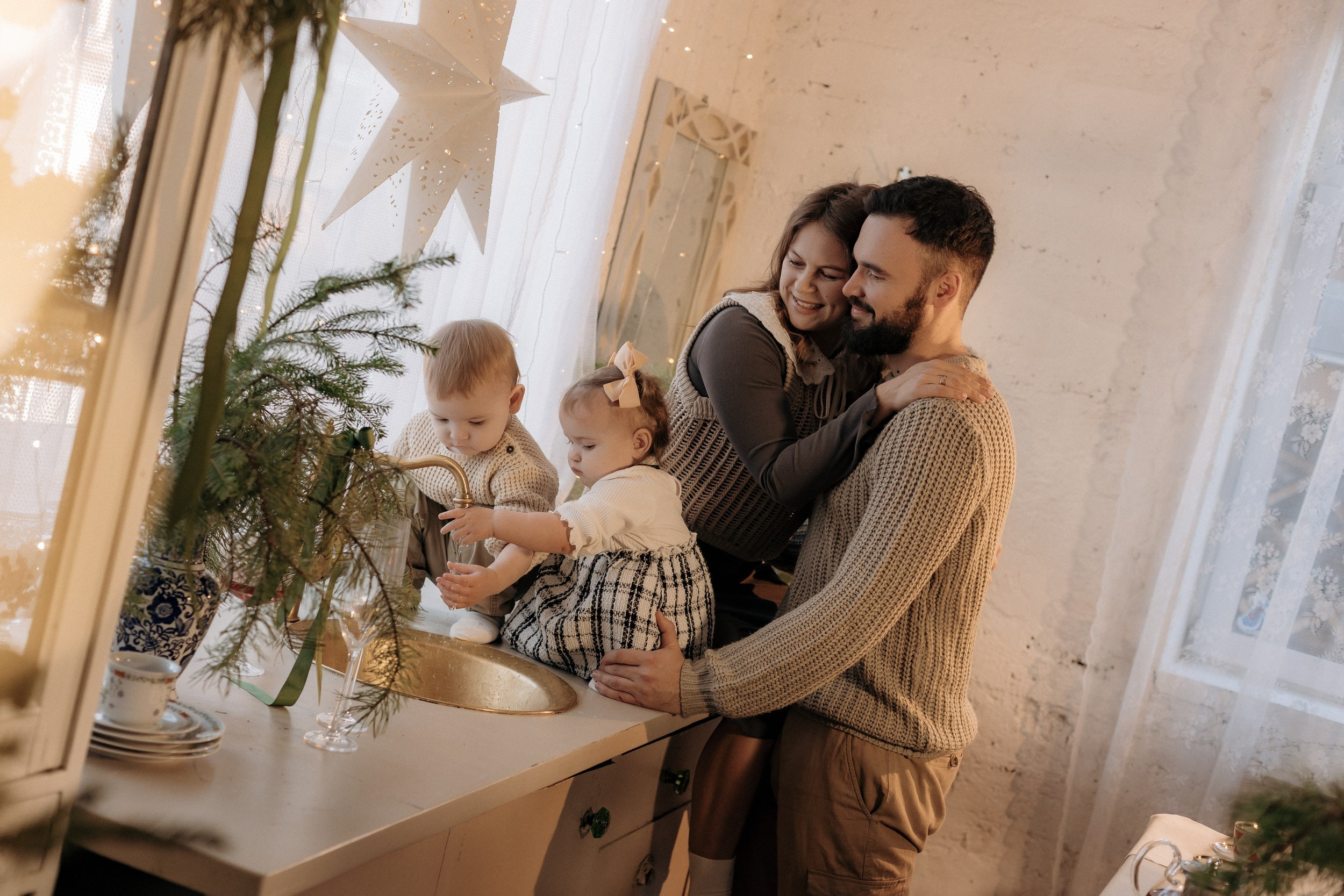 Когда самое тёплое место — рядом с семьёй. Свадебный фотограф Пермь