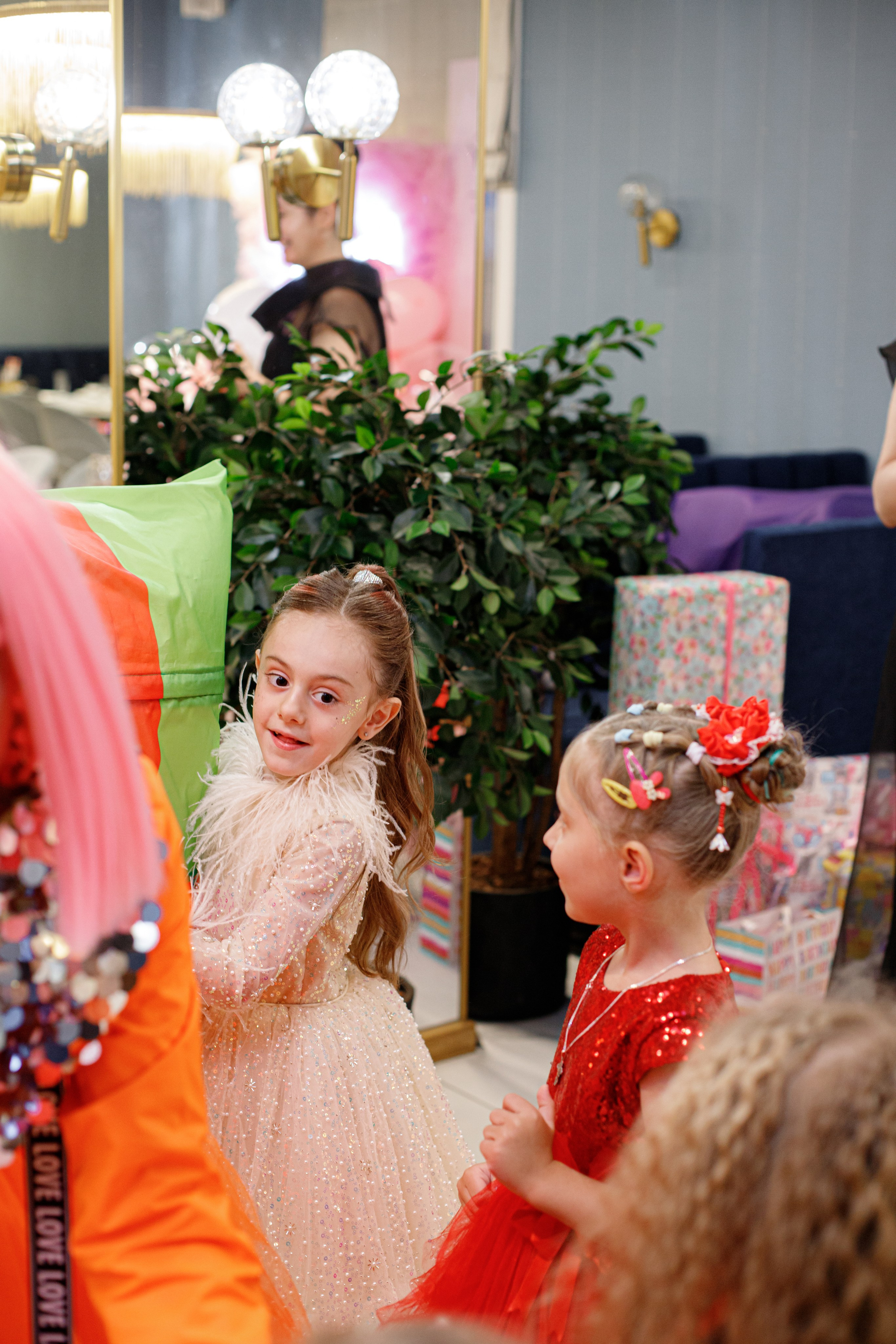 ASIA'S BIRTHDAY PARTY. Photokarish