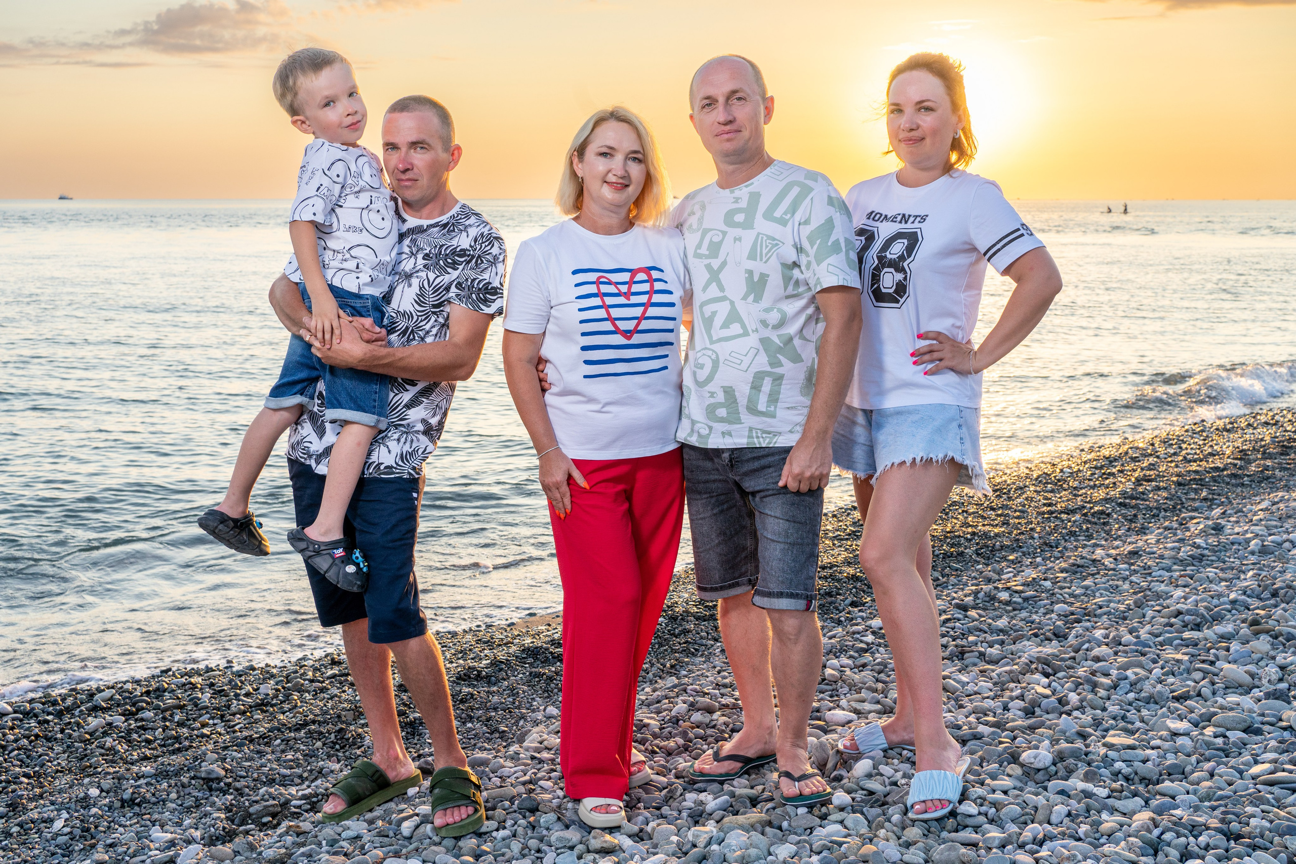 Семейная съемка на пляже в Адлере. Фотограф в Сочи Тиунова Маргарита и Тиунов Евгений