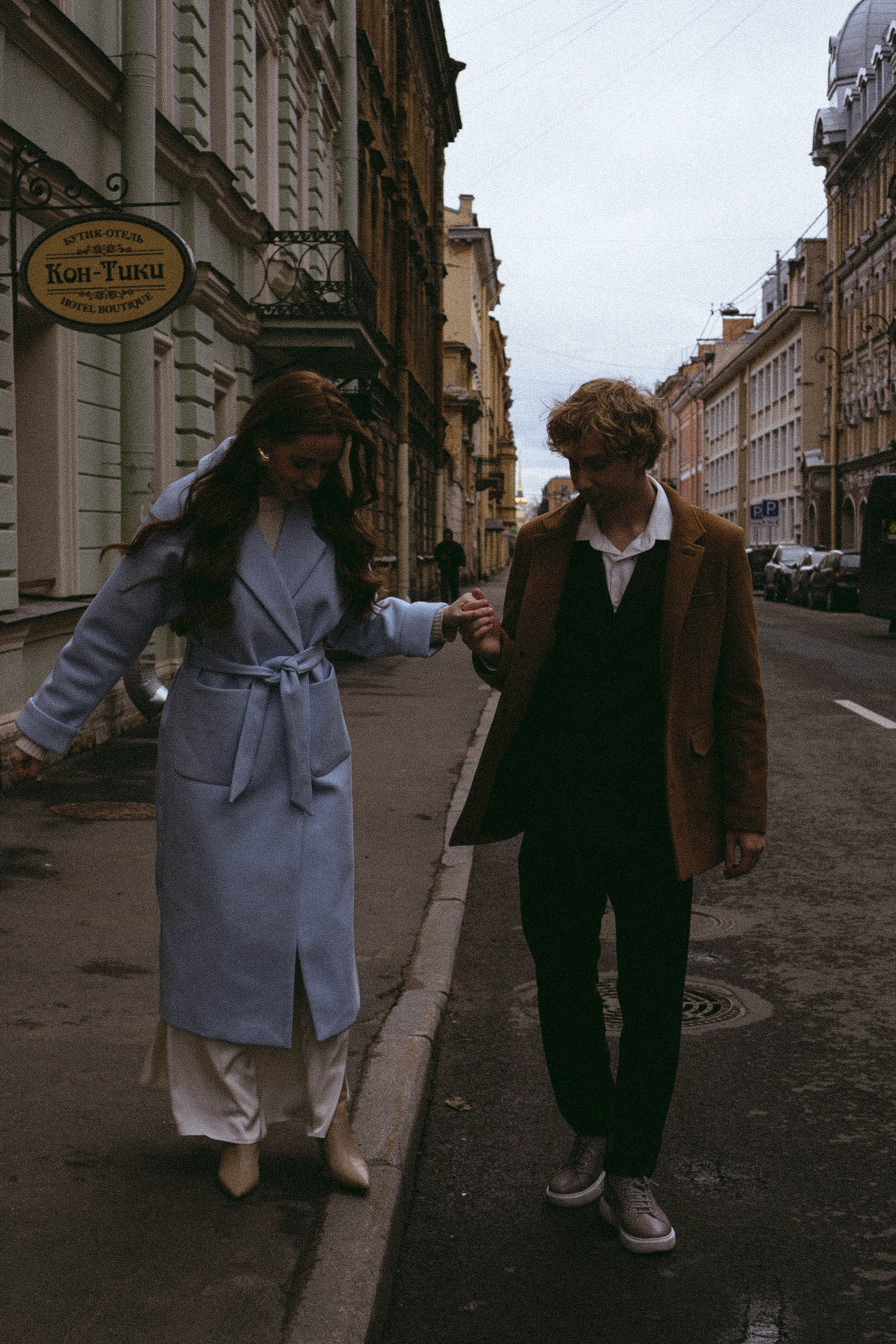 СВАДЕБНАЯ СЬЕМКА В ОТЕЛЕ. СБОРЫ ЖЕНИХА И НЕВЕСТЫ И ТАКЖЕ ТОР И ПОДГОТОВКА К ПРОГУЛКЕ И ПРОГУЛКА ПО ПЕТРОГРАДКЕ. Профессиональный фотограф, Санкт-Петербург — Виктория Богомолова