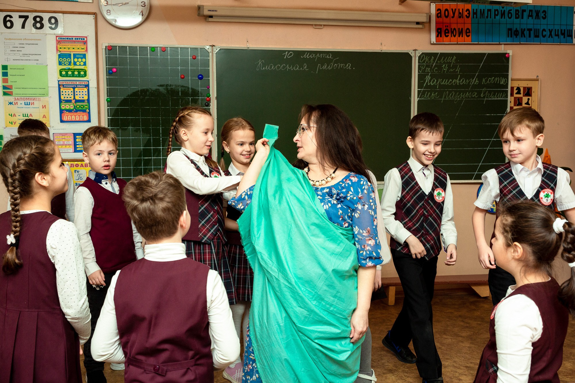 Уроки в школе. Андрей Кровлин — фотограф в Славянке