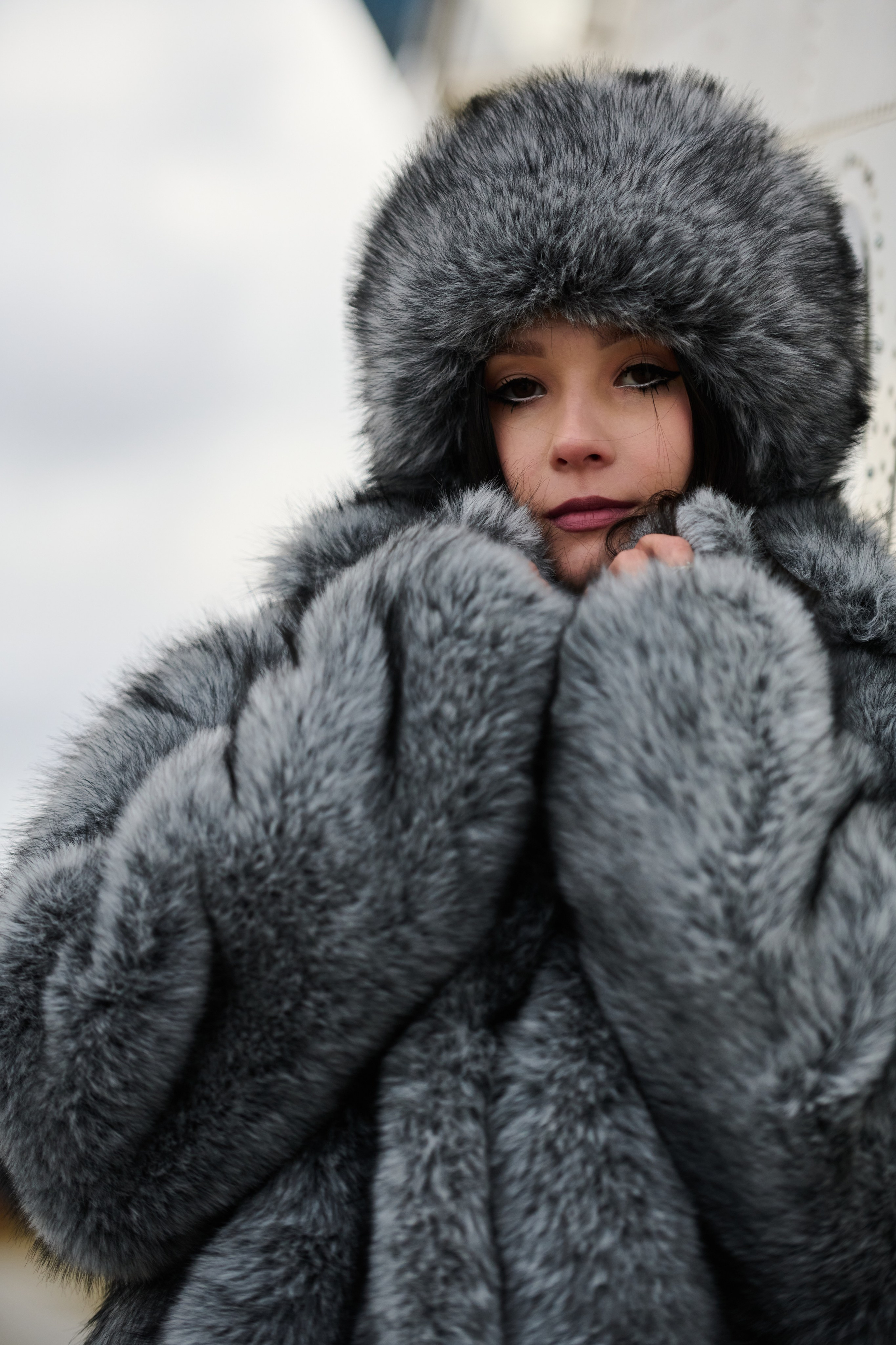 Фотосессия моделей в шубах на аэродроме. Репортажный и семейный фотограф — Шелихов Сергей