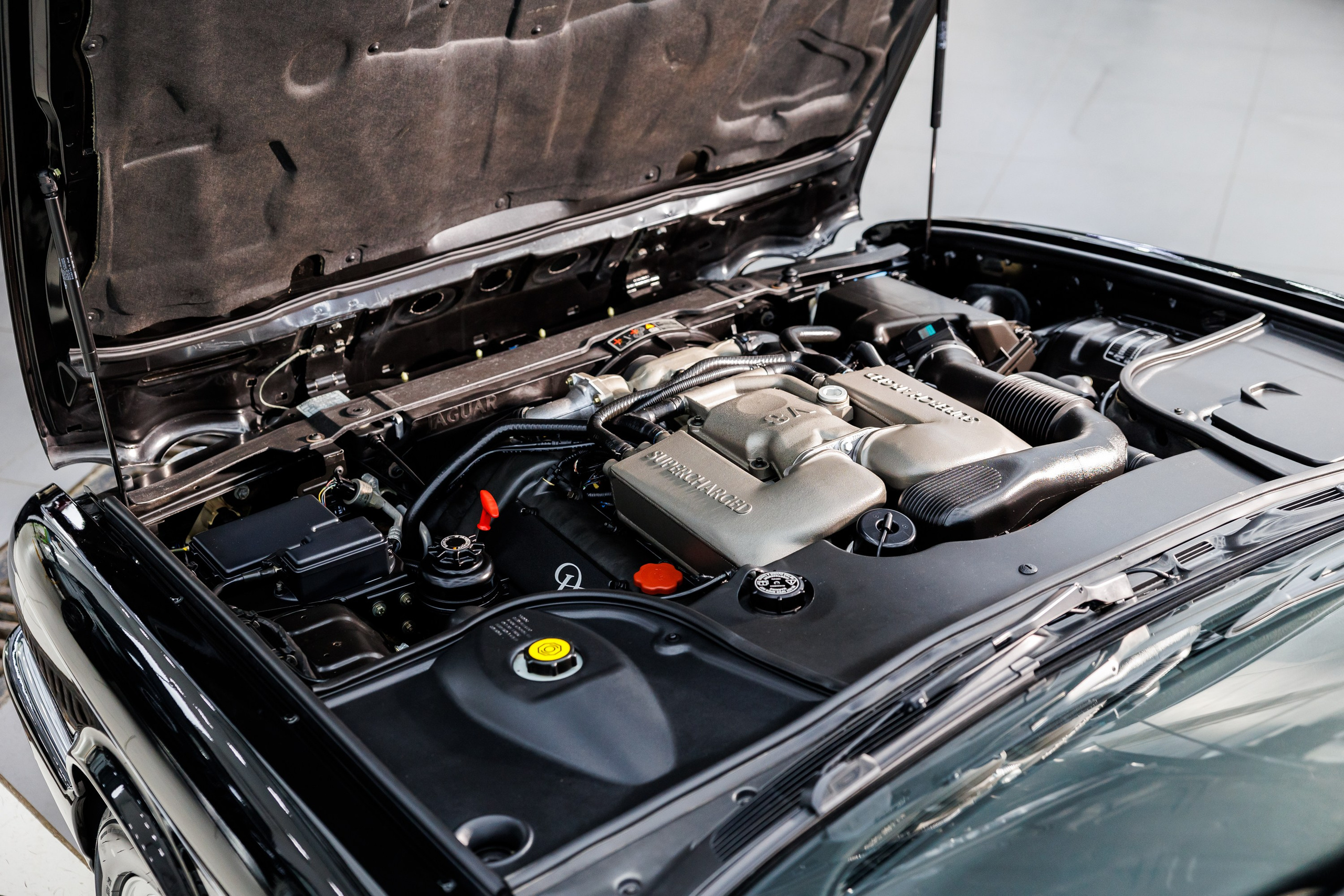 Автомобильная фотосъёмка Daimler Xj8. Фотограф Сергей Лукьянов @xapeton_photo Москва