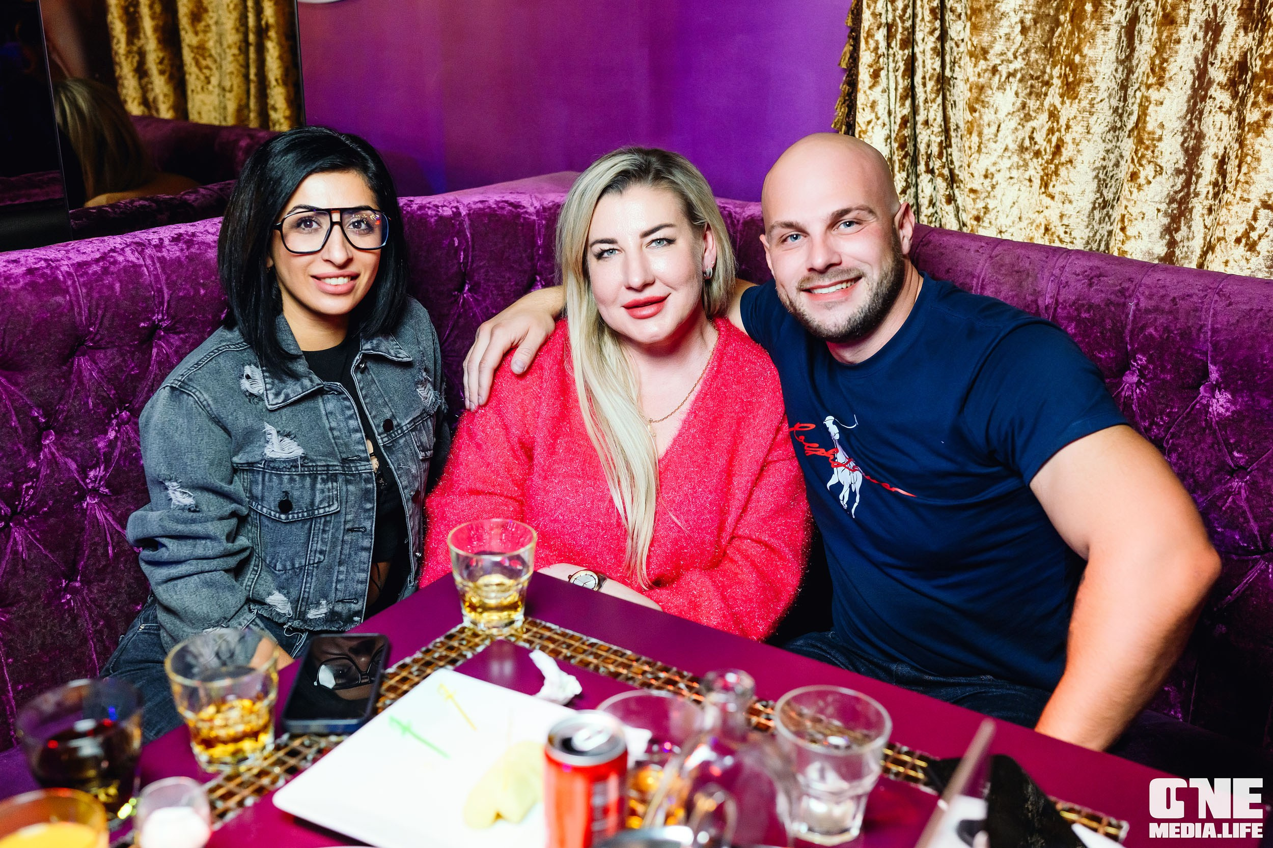 Фоторепортаж из караоке-клуба Эйфория. One Media Life: фоторепортажи, фотоотчеты с мероприятий и заведений