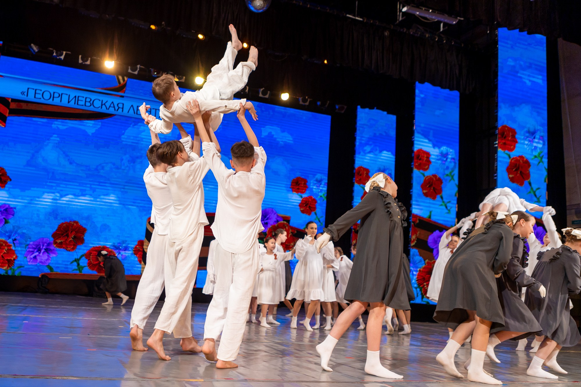 Отчетный концерт Заслуженного коллектива РФ «Жемчужинка» в Оренбурге, ДК «Россия», 2025 г. Фотограф в Оренбурге. Профессиональный фотограф