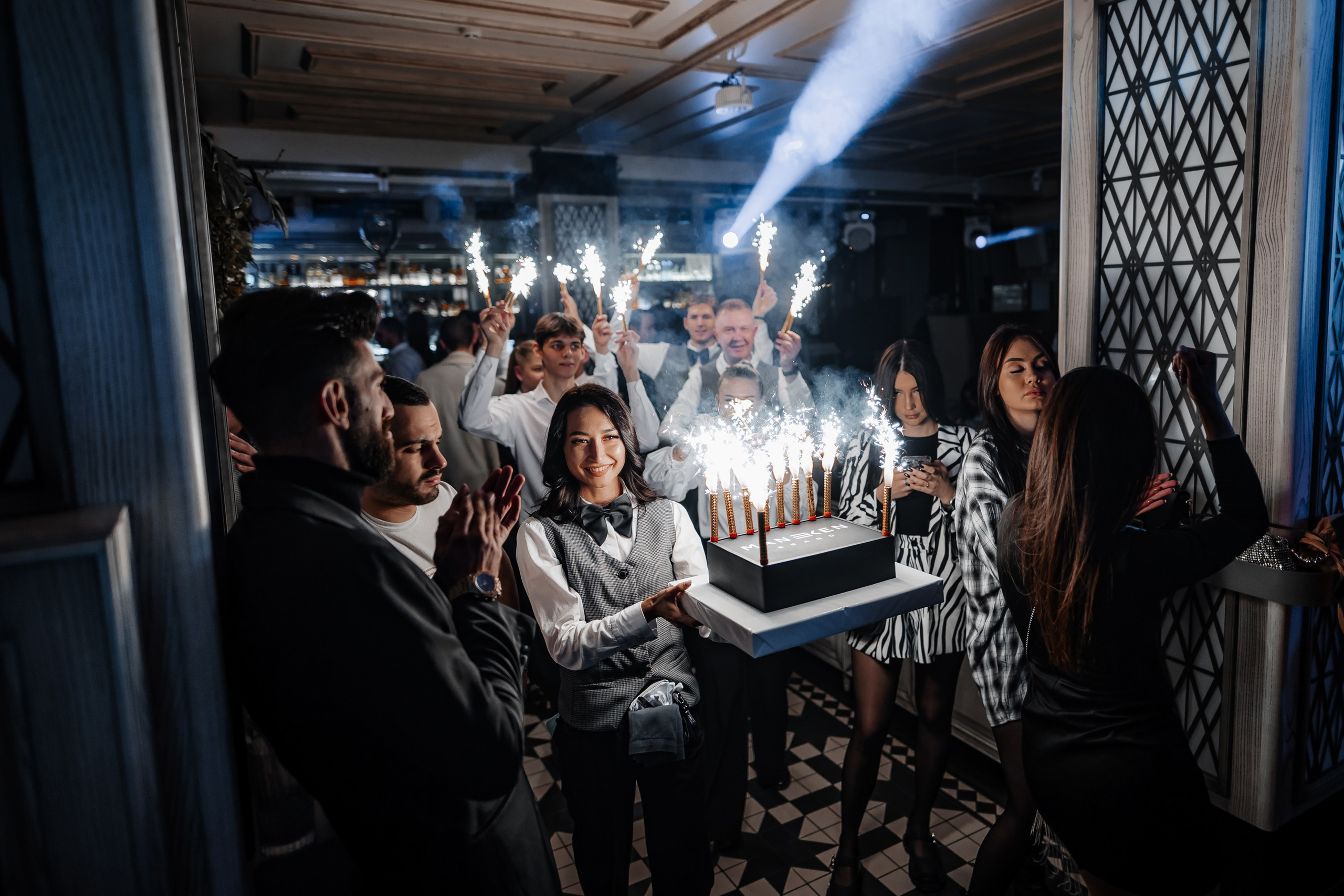 MANEKEN Night в La Villa. Главная