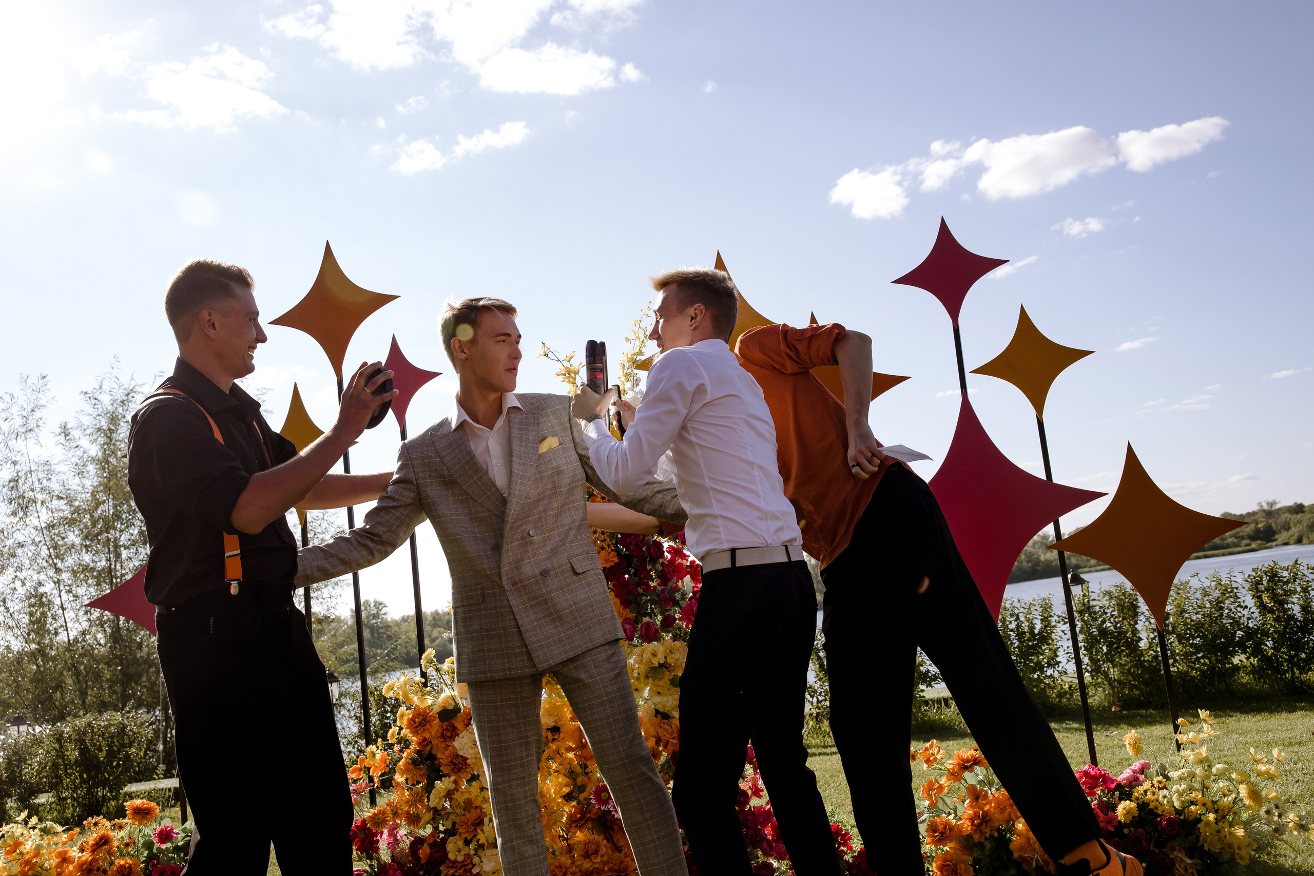 Яркая неоновая свадебная фотосессия в «Нет на карте». Свадебный и семейный фотограф в Самаре и Тольятти | Елена Топанцева