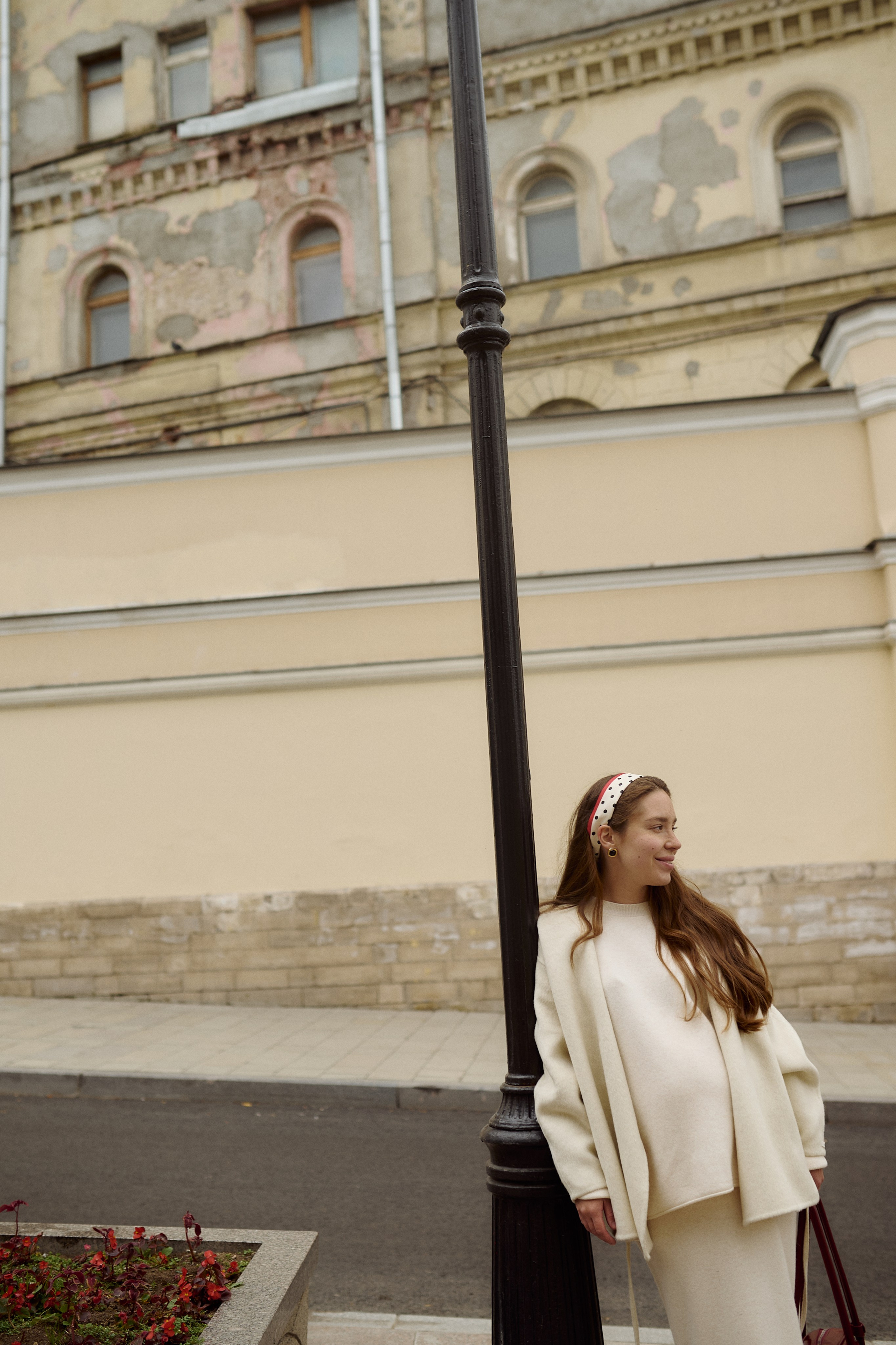 Оля на прогулке по городу. Семейный и свадебный lifestyle-фотограф в Москве Мария Петрова