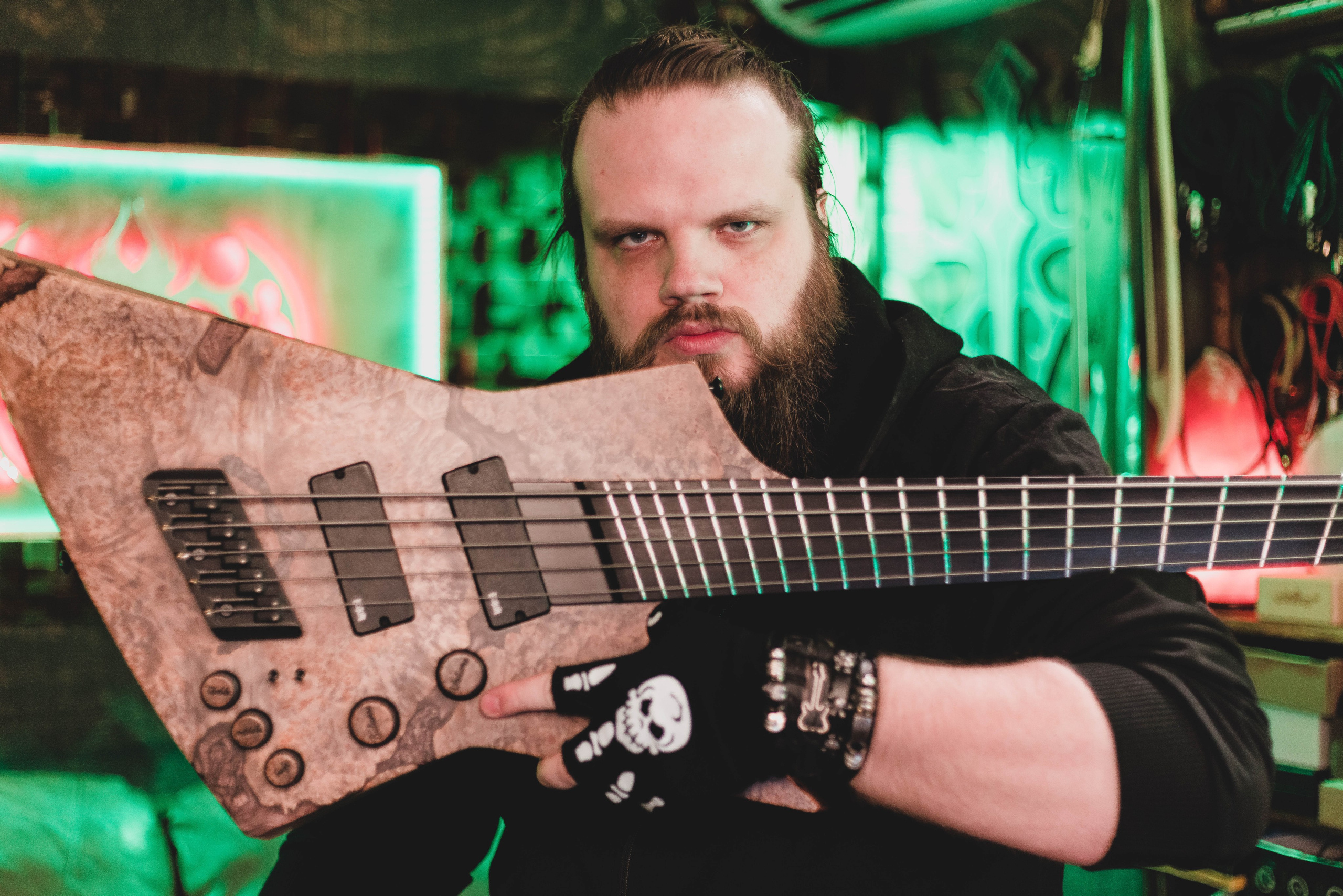 Сomments. Master of making guitars and basses to order