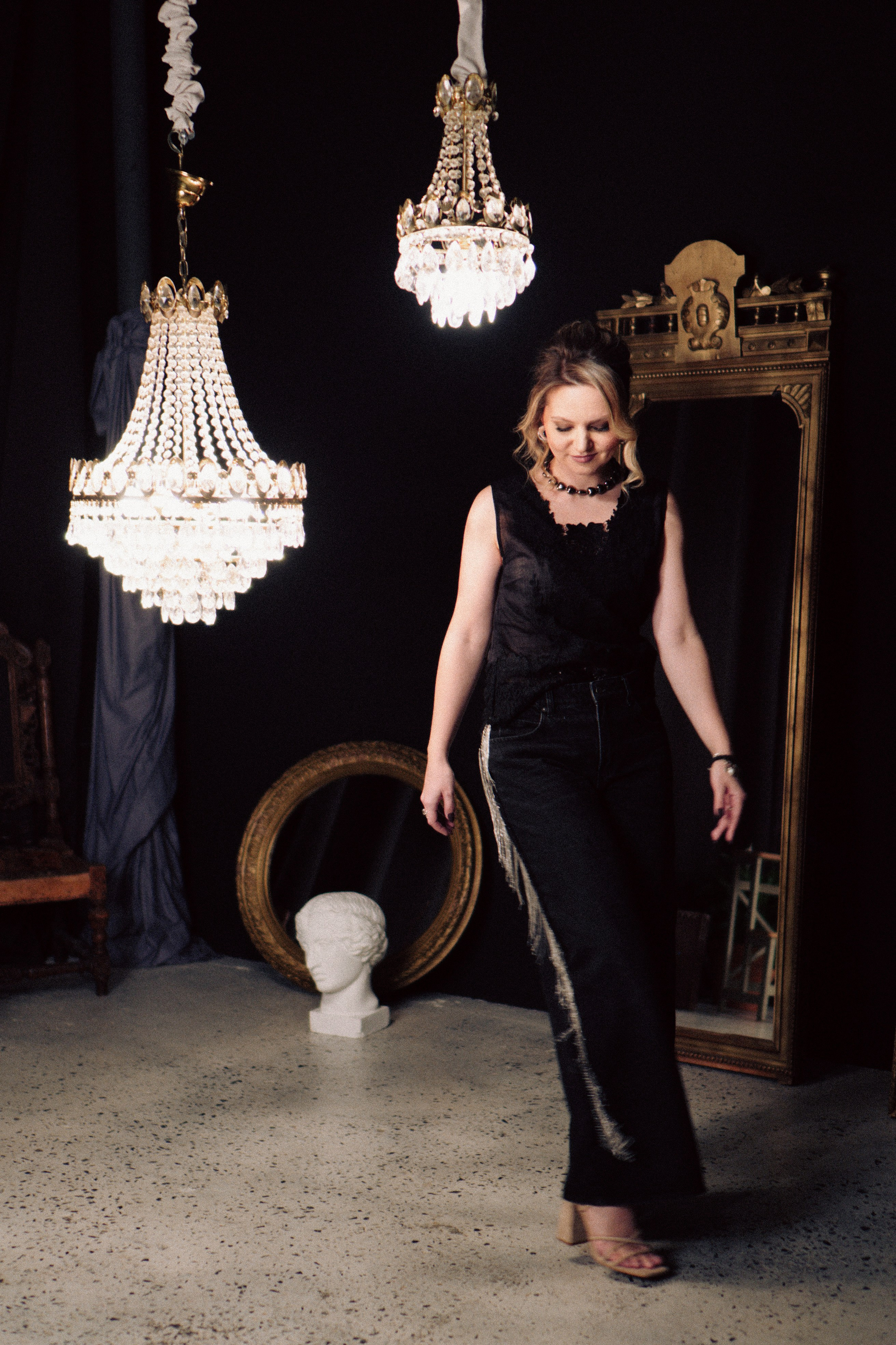 НОВОГОДНЯЯ ФОТОСЕСИИЯ В СТУДИИ ДЛЯ ДЕВУШКИ И ПРОГУЛКА ПО ЧЕРНЫШЕВСКОЙ. Профессиональный фотограф, Санкт-Петербург — Виктория Богомолова