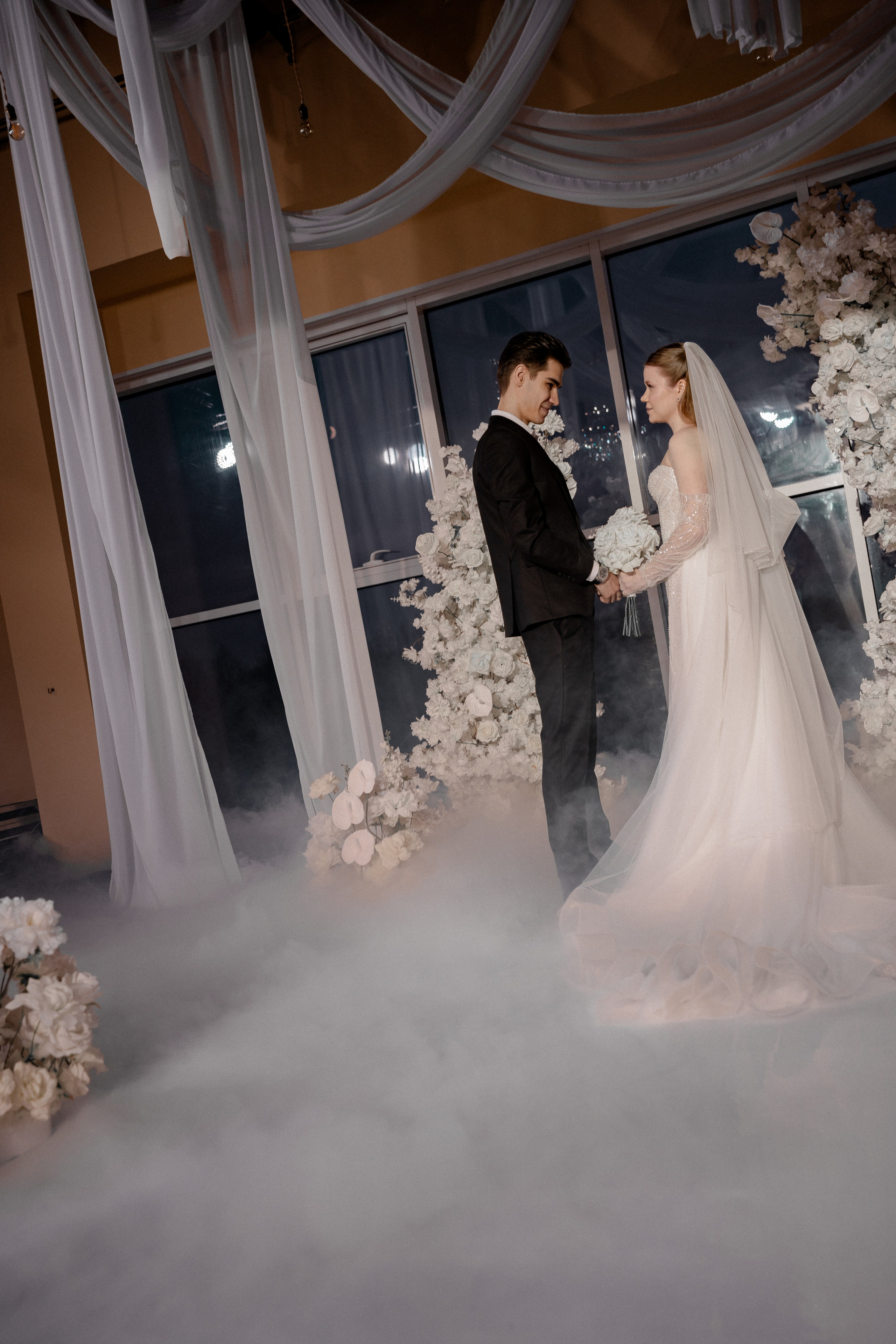 СВАДЕБНАЯ СЬЕМКА СБОРОВ В ОТЕЛЕ И ВЫЕЗД НА ЦЕРЕМОНИЮ (СНЯТО В СИБИРЕ В НИЖНЕВАРТОВСКЕ). Профессиональный фотограф, Санкт-Петербург — Виктория Богомолова