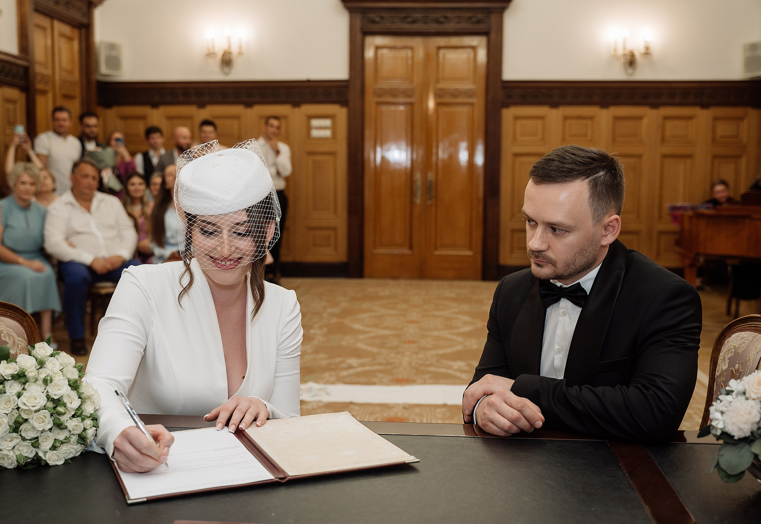 Сборы дома и прогулка на Патриках (полный день). Свадебный фотограф