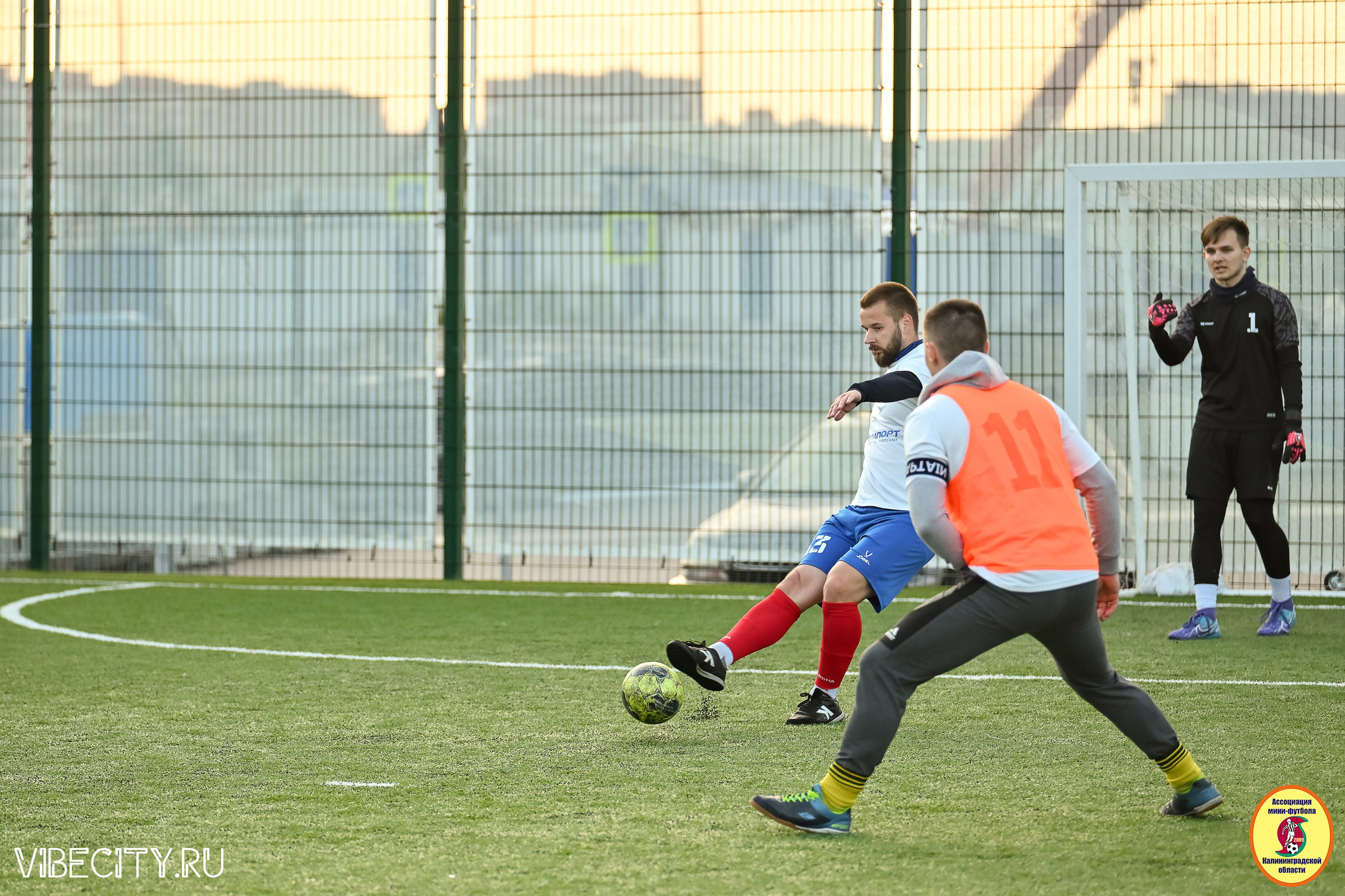 ИГРЫ МИНИ-ФУТБОЛЬНОЙ И КОРПОРАТИВНОЙ ЛИГИ. VIBECITY.RU Вайб Сити Ру Фоторепортажи Фотоотчеты Калининград