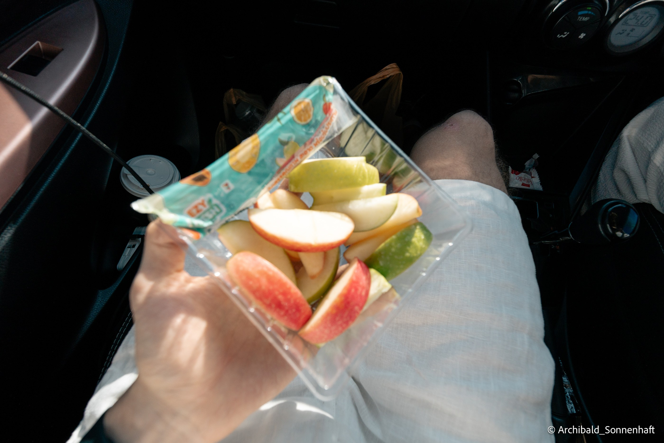 Thai monk. Photographer in Guangzhou, China. Archibald Sonnenhaft