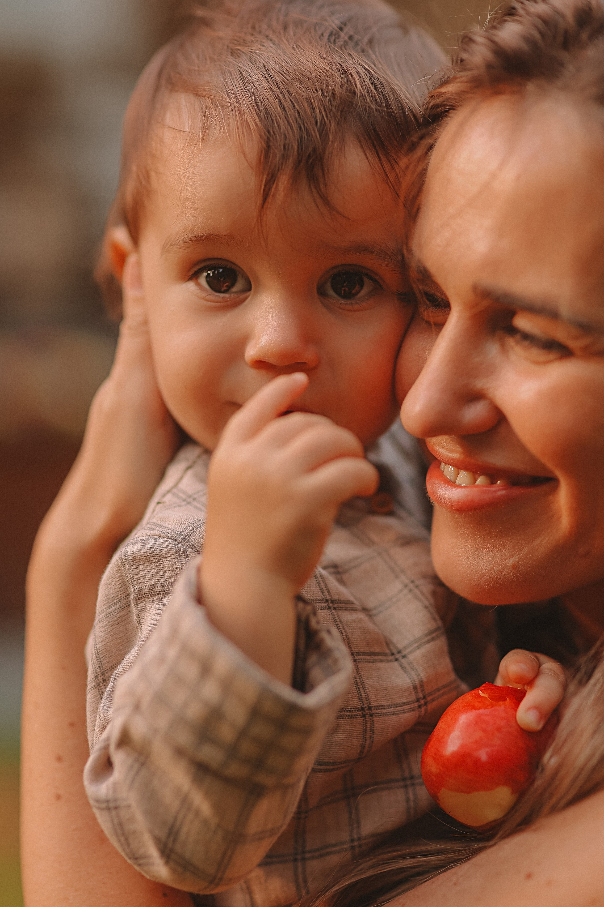 Стирка у дома. Семейный фотограф Тюмень, фотограф на роды Салмина Мария