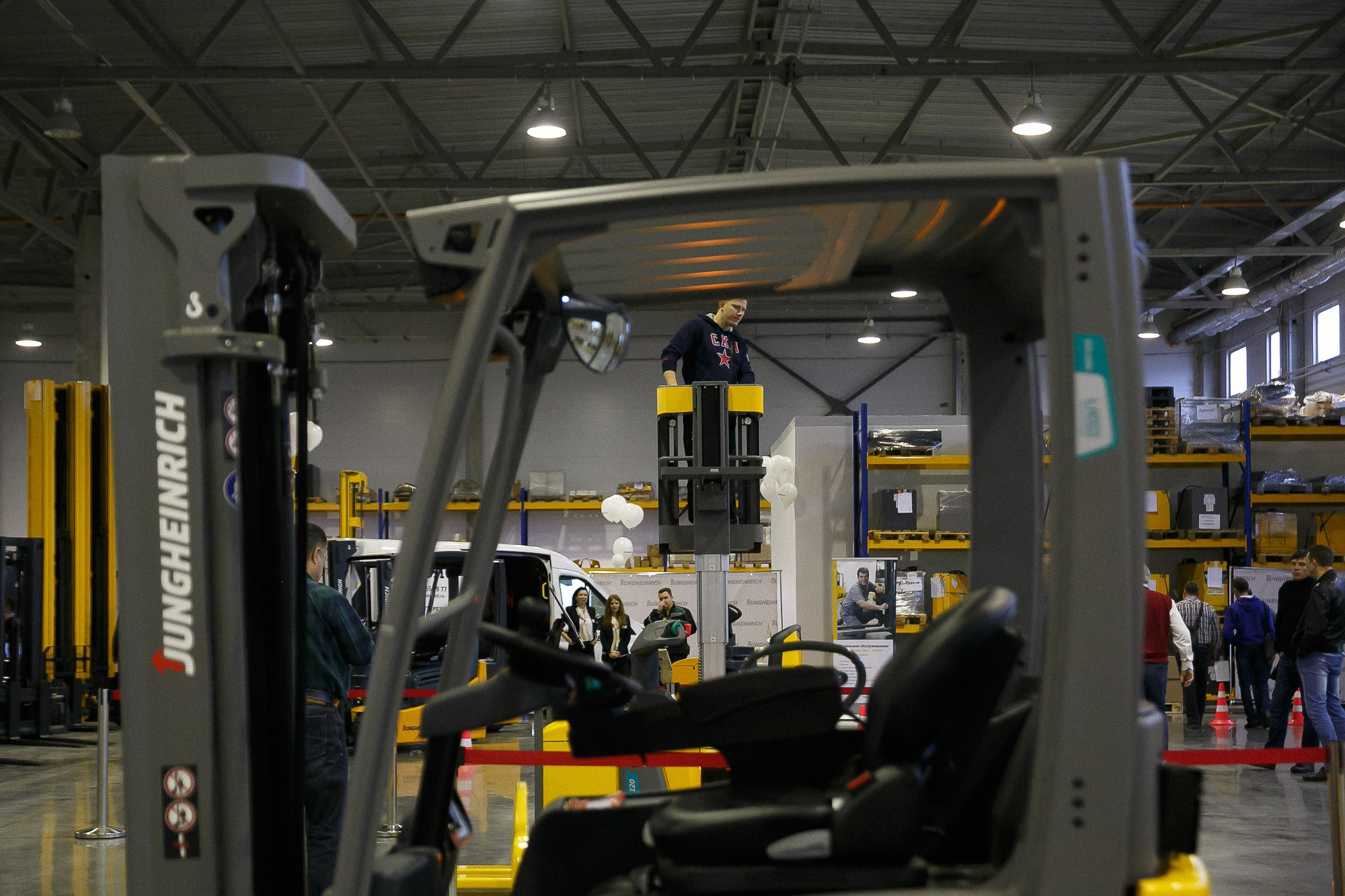 JUNGHEINRICH. Рабочая сторона — бизнес портрет и репортаж в Санкт-Петербурге