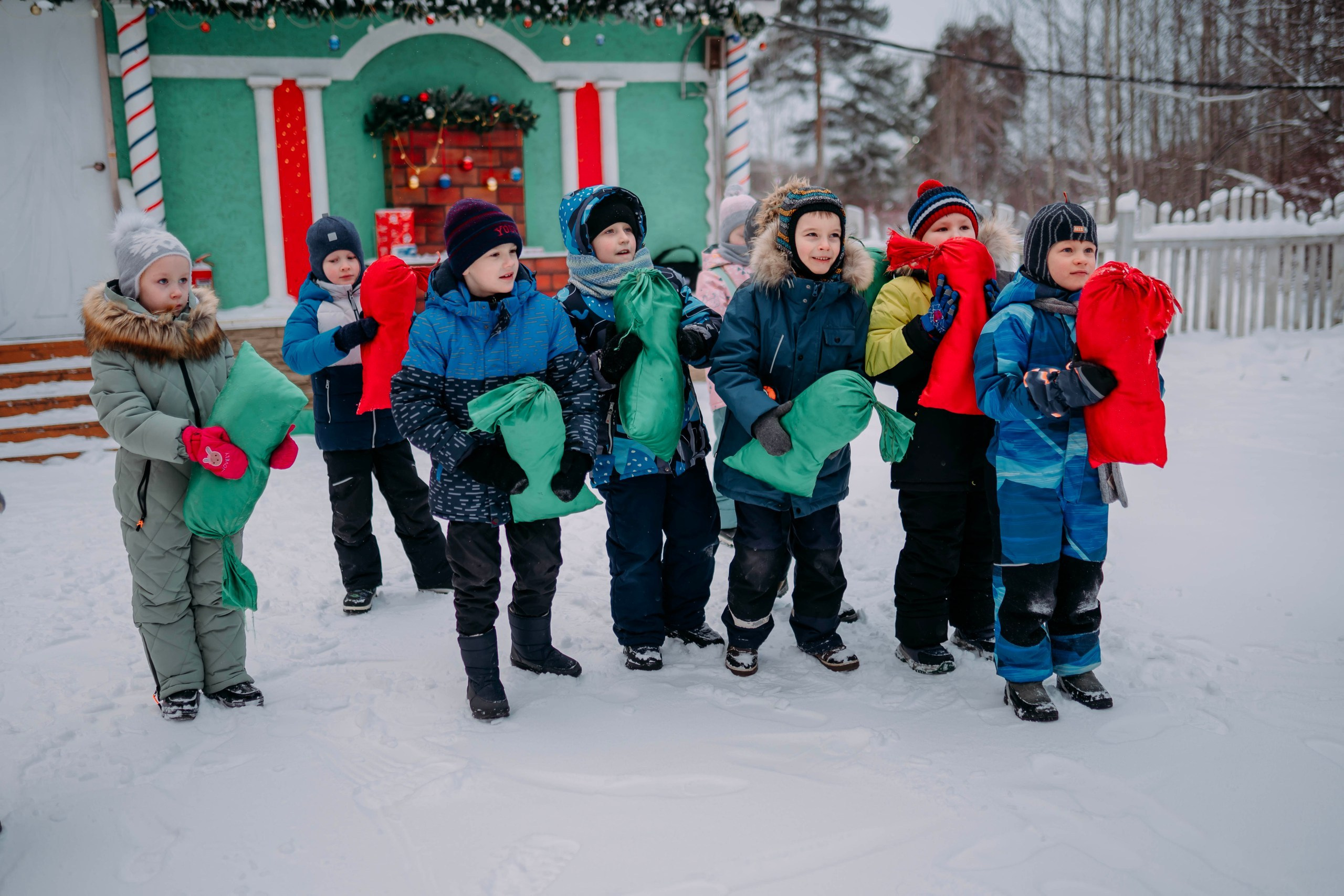 Репортажная съемка новогоднего мероприятия. Семейный и детский фотограф в Кирове Сильвия Михеева