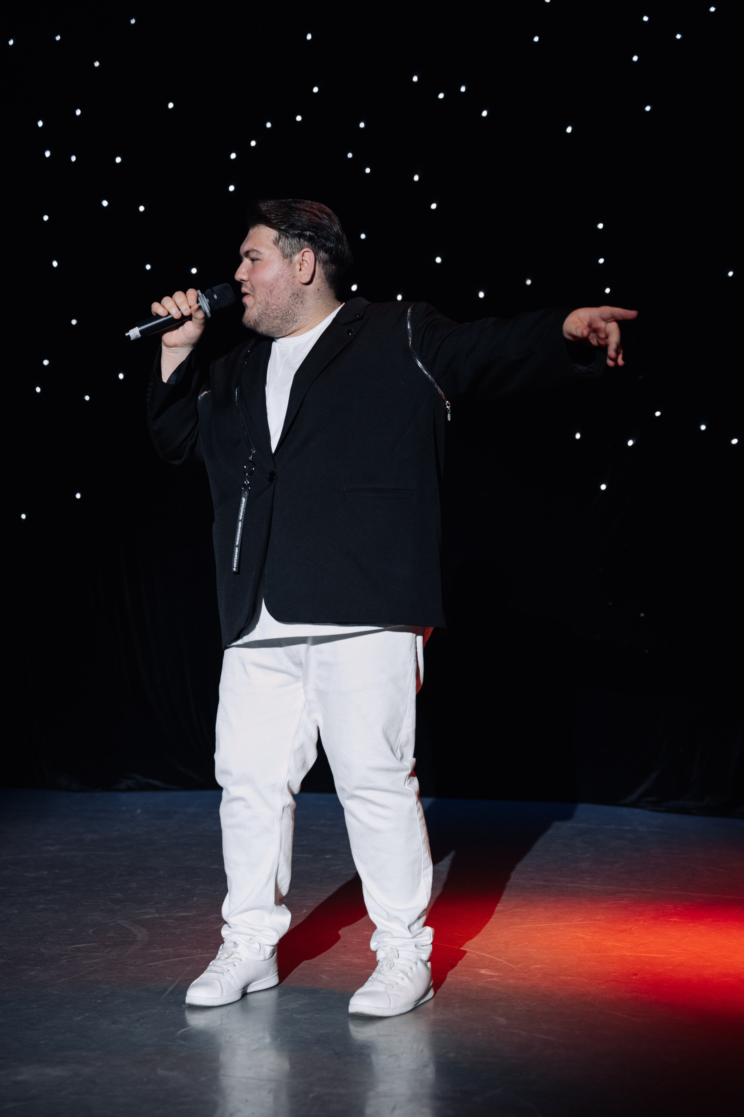 Благотворительный концерт в помощь Артему Сардаряну. Фотограф Артем Севостьянов. Профессиональная фотосъемка в Ногинске, Москве, Московской области и за границей