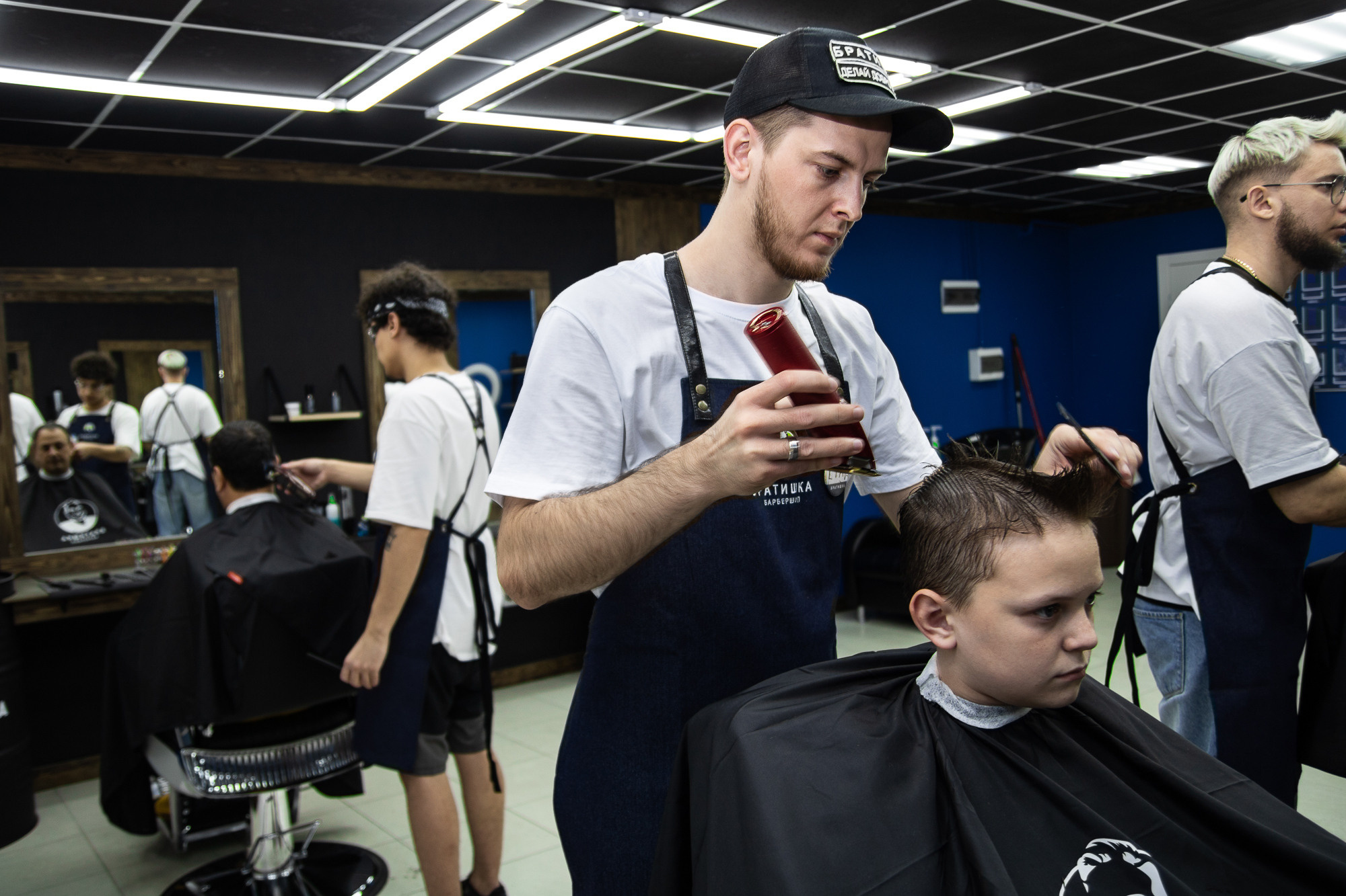 Фотосъёмка в барбершопе Братишка. Фотограф в Самаре Алексей Головачёв