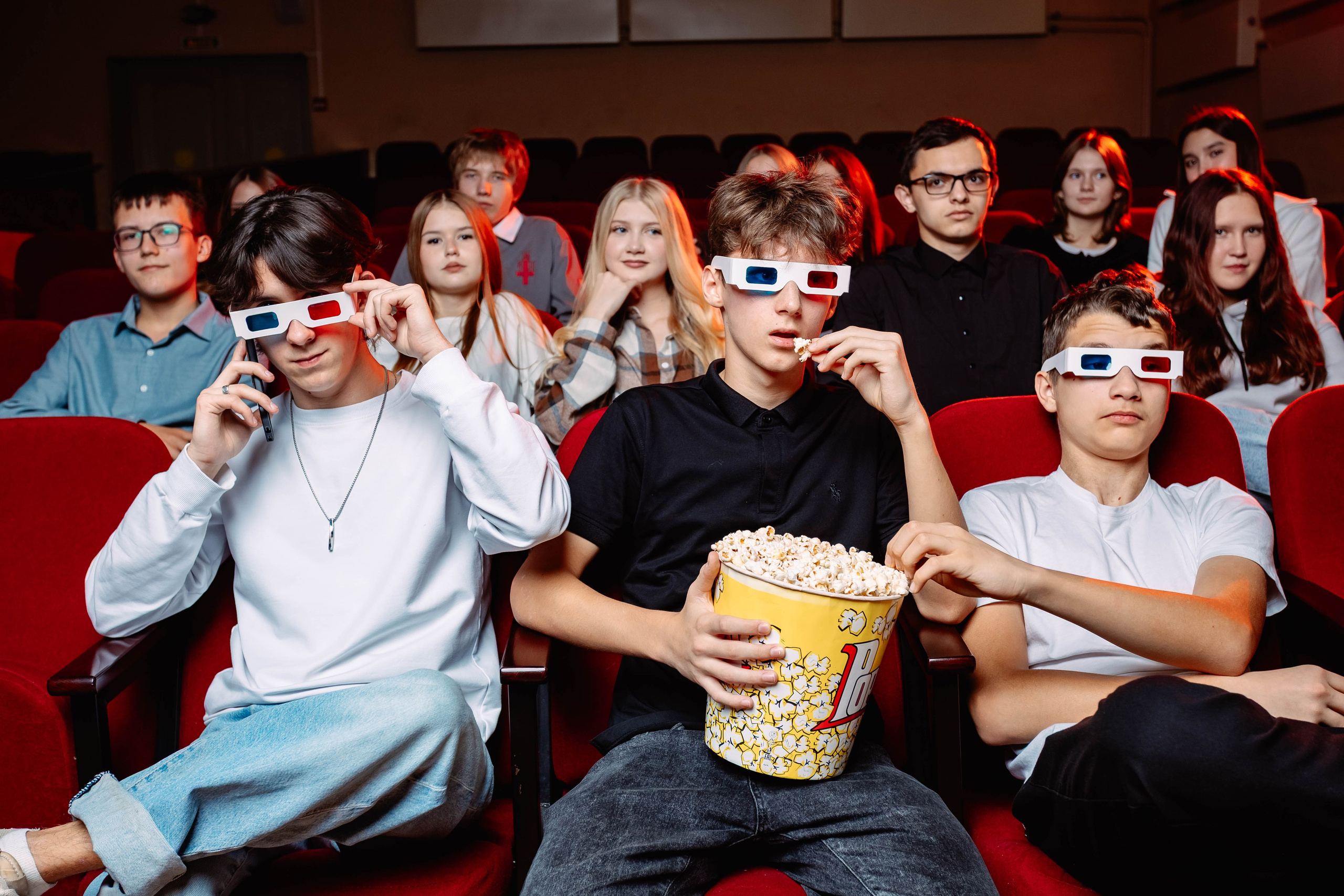 Позирование группы. Выпускные альбомы для детского сада и школы