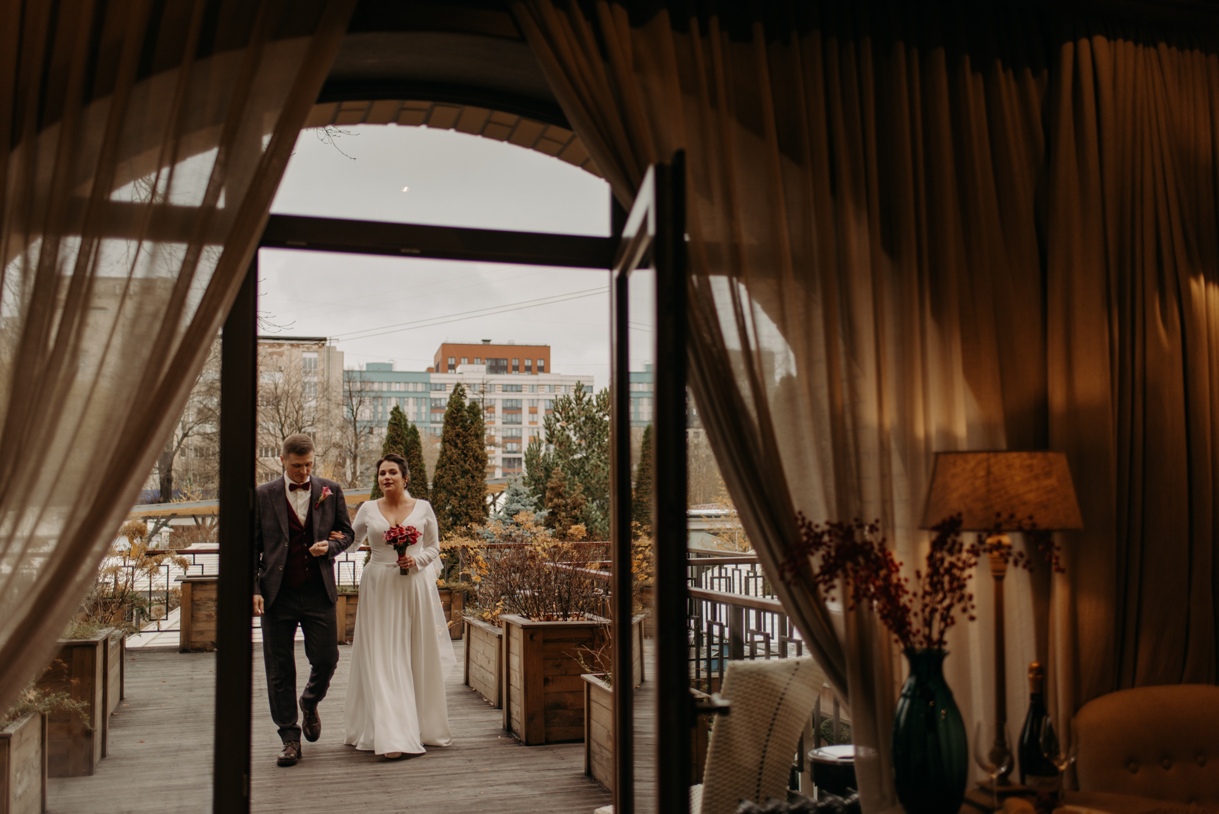Осенняя свадьба Полины и Ивана. Свадебный фотограф в Санкт-Петербурге Венера Ахметова