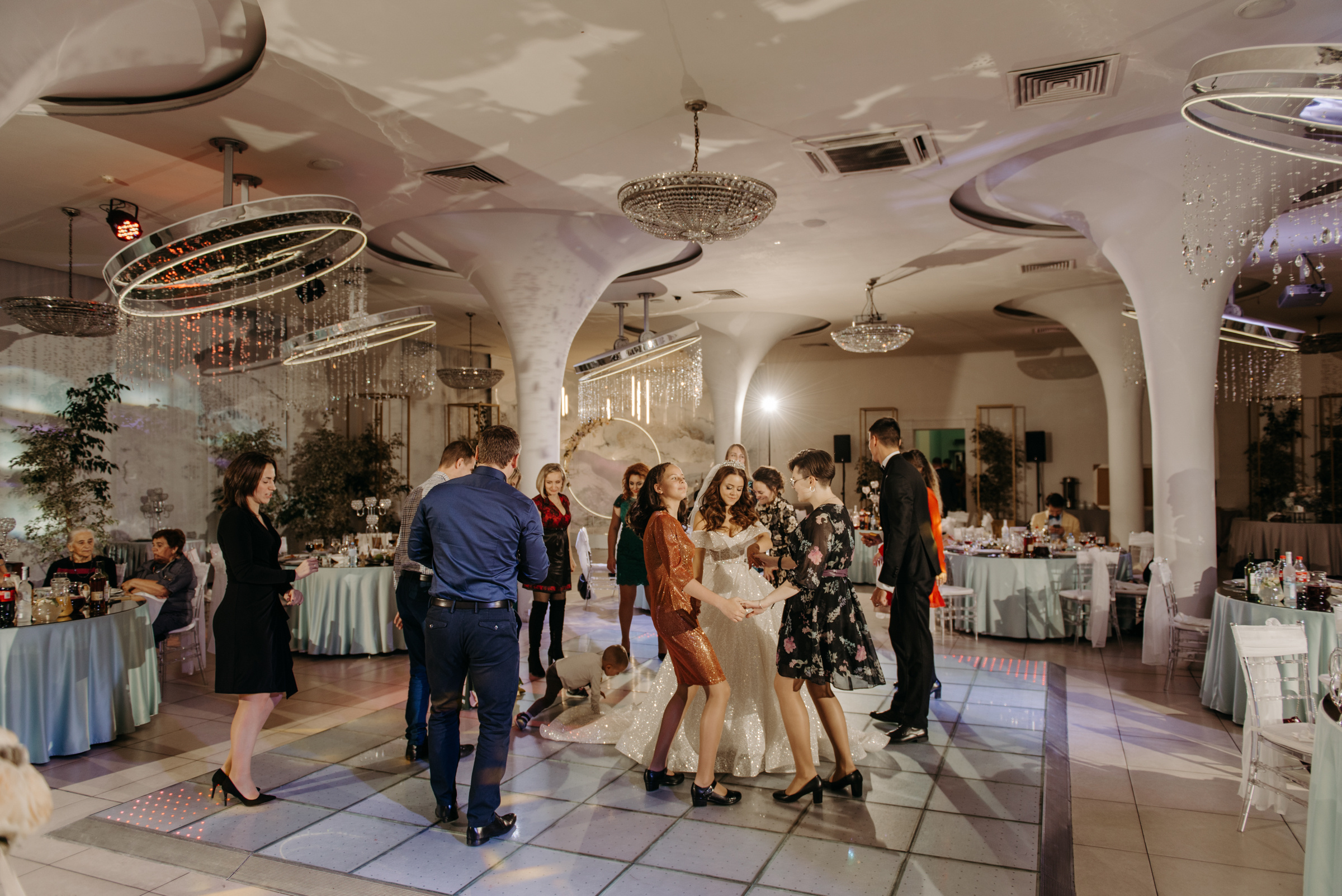 Алёна и Роман | Свадебный банкет в ресторане Небесный. Свадебный фотограф в Санкт-Петербурге Венера Ахметова