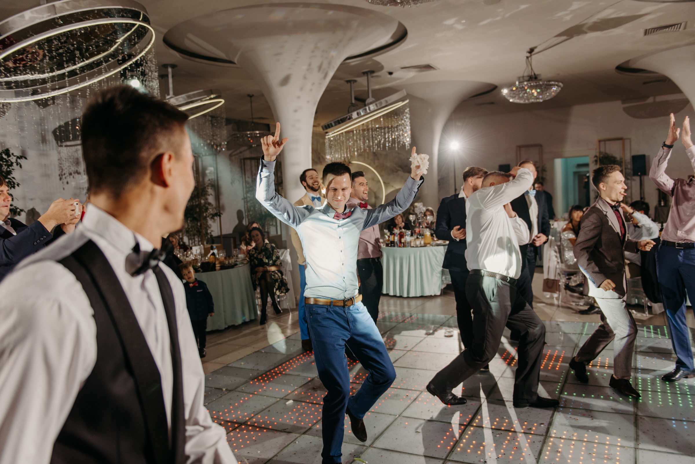 Алёна и Роман | Свадебный банкет в ресторане Небесный. Свадебный фотограф в Санкт-Петербурге Венера Ахметова