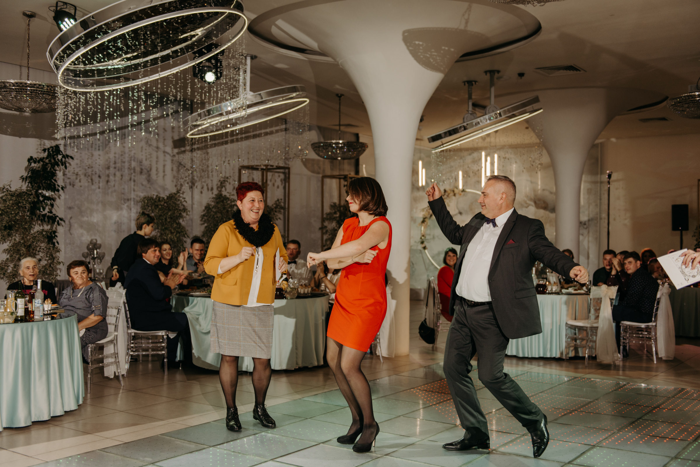 Алёна и Роман | Свадебный банкет в ресторане Небесный. Свадебный фотограф в Санкт-Петербурге Венера Ахметова