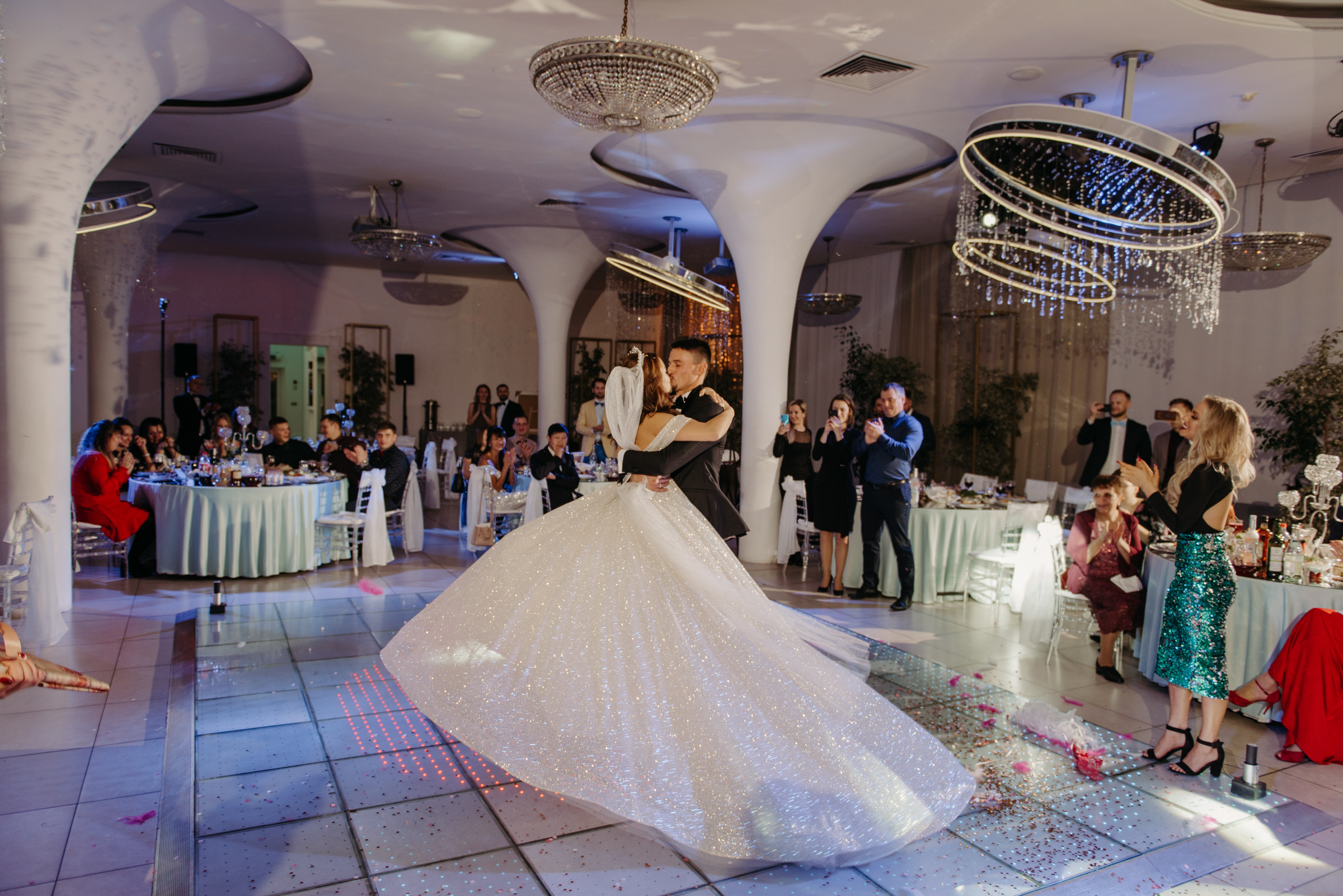 Алёна и Роман | Свадебный банкет в ресторане Небесный. Свадебный фотограф в Санкт-Петербурге Венера Ахметова