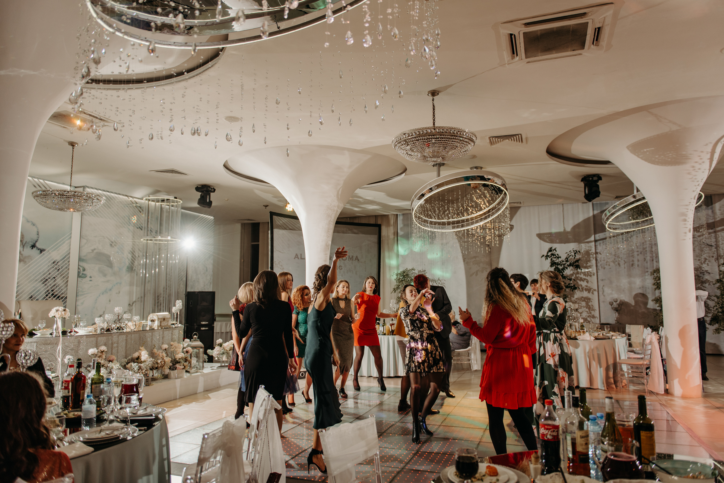 Алёна и Роман | Свадебный банкет в ресторане Небесный. Свадебный фотограф в Санкт-Петербурге Венера Ахметова