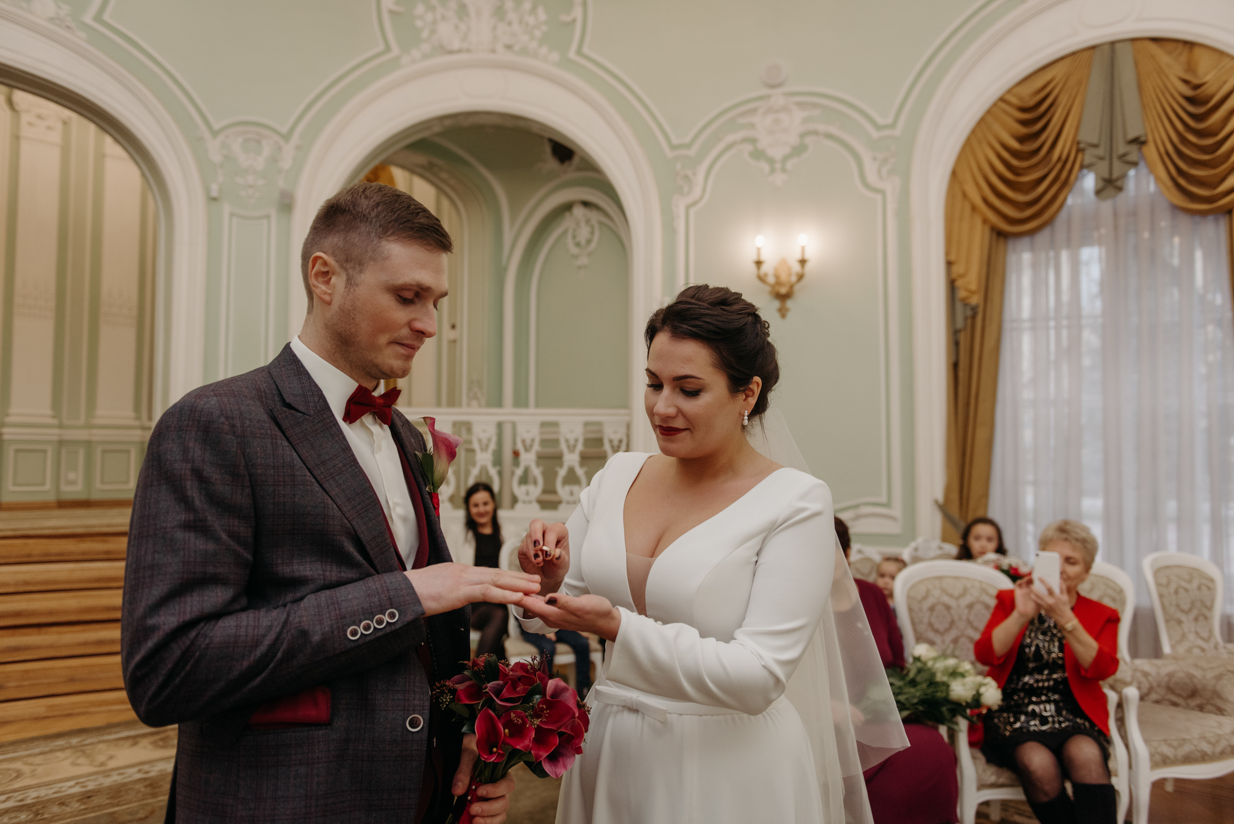 Осенняя свадьба Полины и Ивана. Свадебный фотограф в Санкт-Петербурге Венера Ахметова