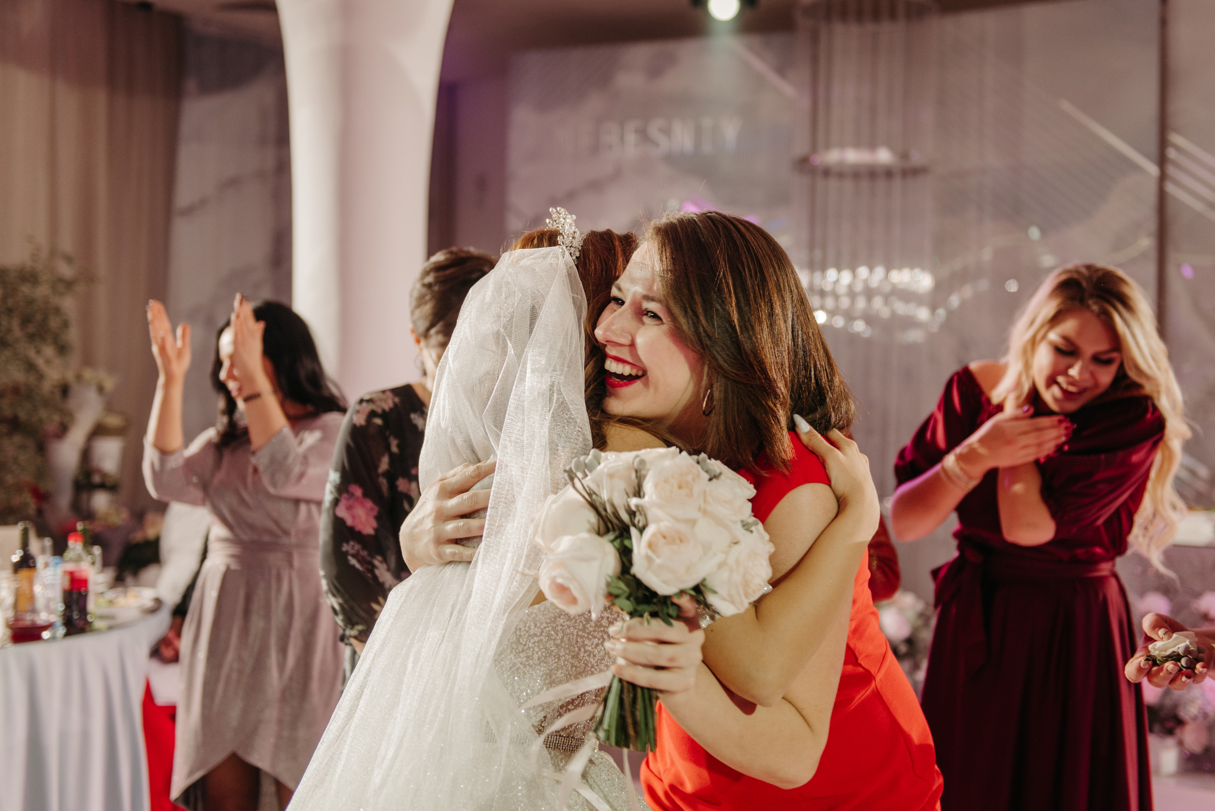 Алёна и Роман | Свадебный банкет в ресторане Небесный. Свадебный фотограф в Санкт-Петербурге Венера Ахметова