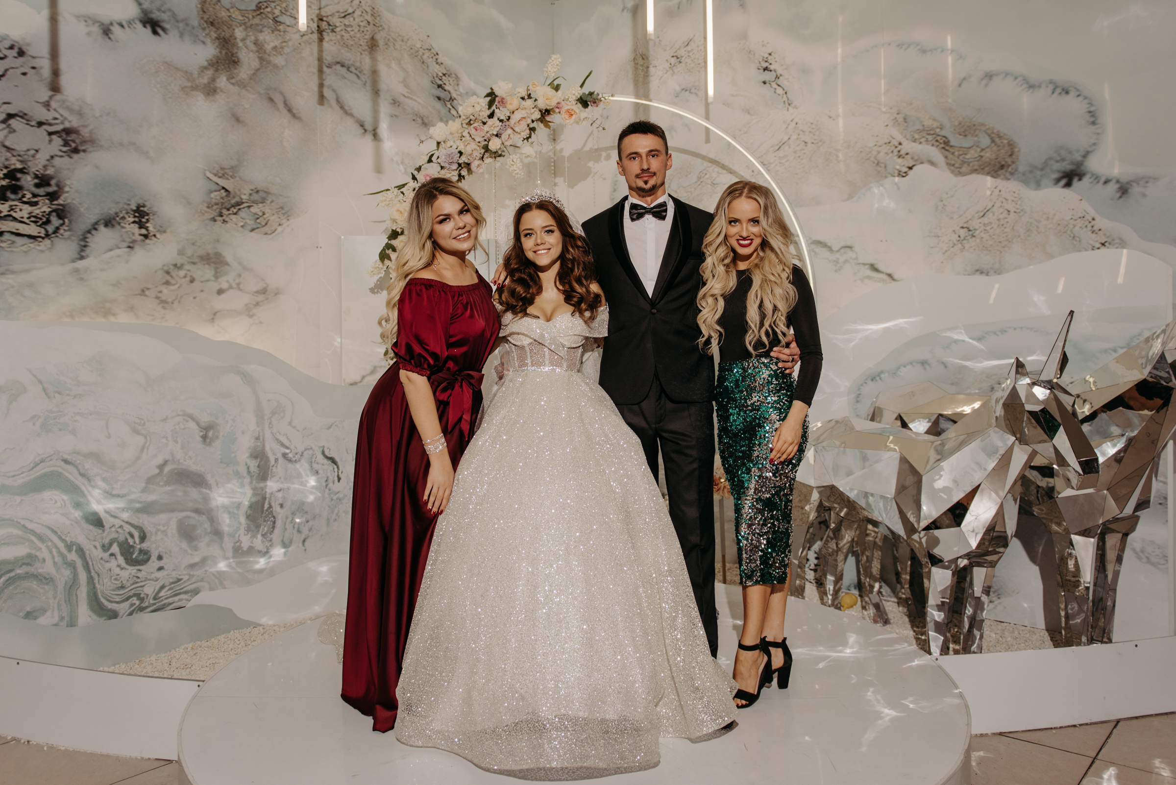 Алёна и Роман | Свадебный банкет в ресторане Небесный. Свадебный фотограф в Санкт-Петербурге Венера Ахметова