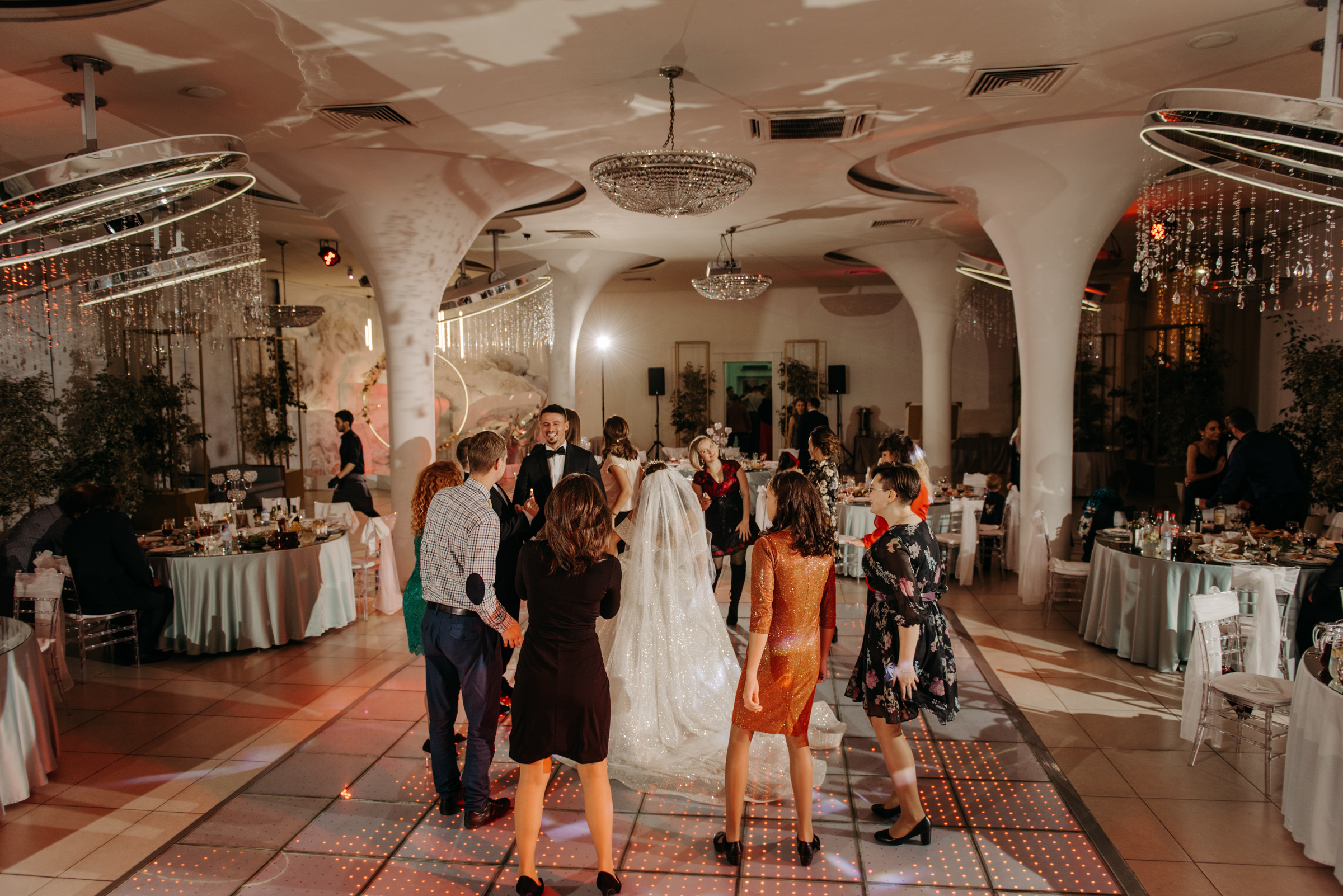 Алёна и Роман | Свадебный банкет в ресторане Небесный. Свадебный фотограф в Санкт-Петербурге Венера Ахметова