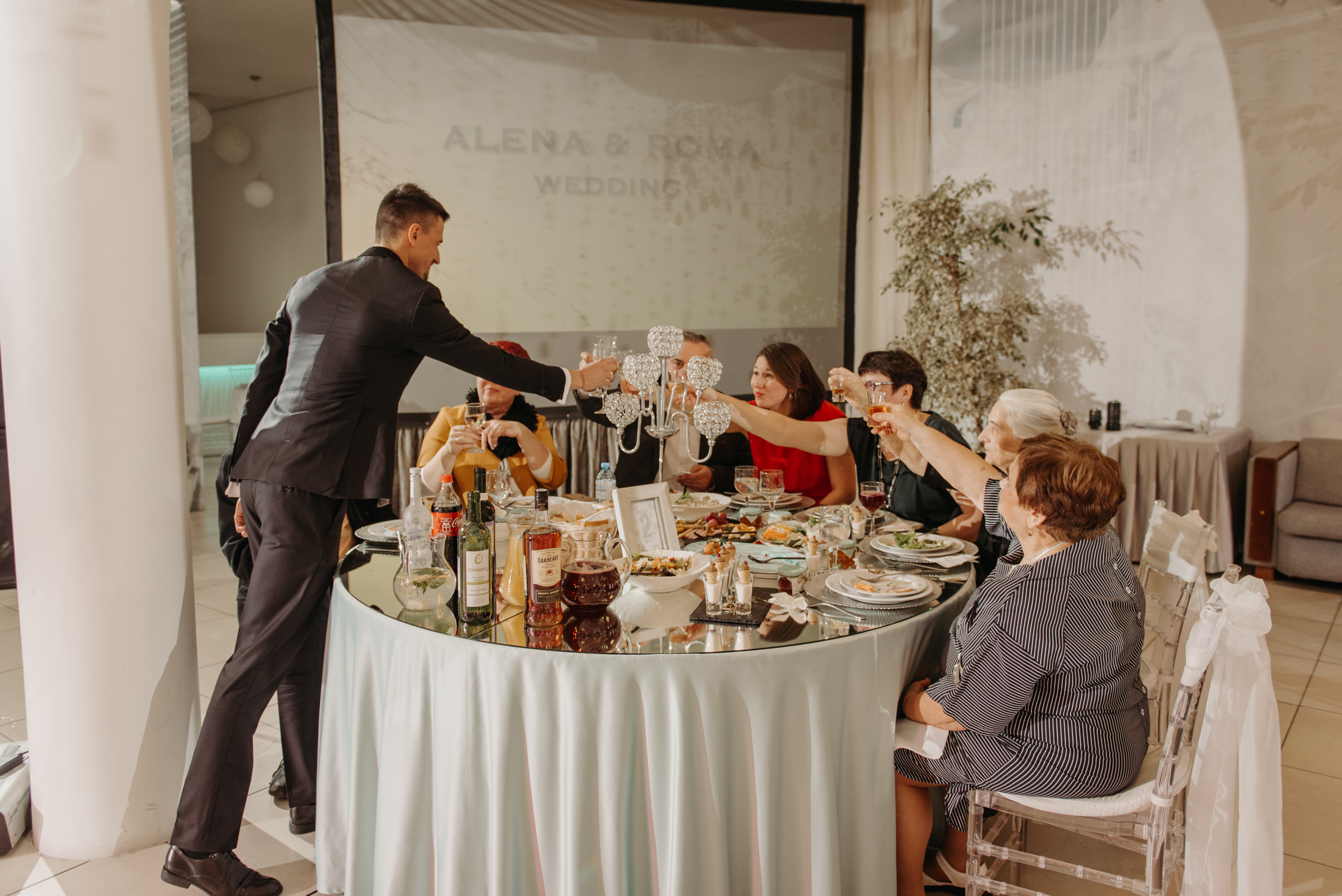 Алёна и Роман | Свадебный банкет в ресторане Небесный. Свадебный фотограф в Санкт-Петербурге Венера Ахметова
