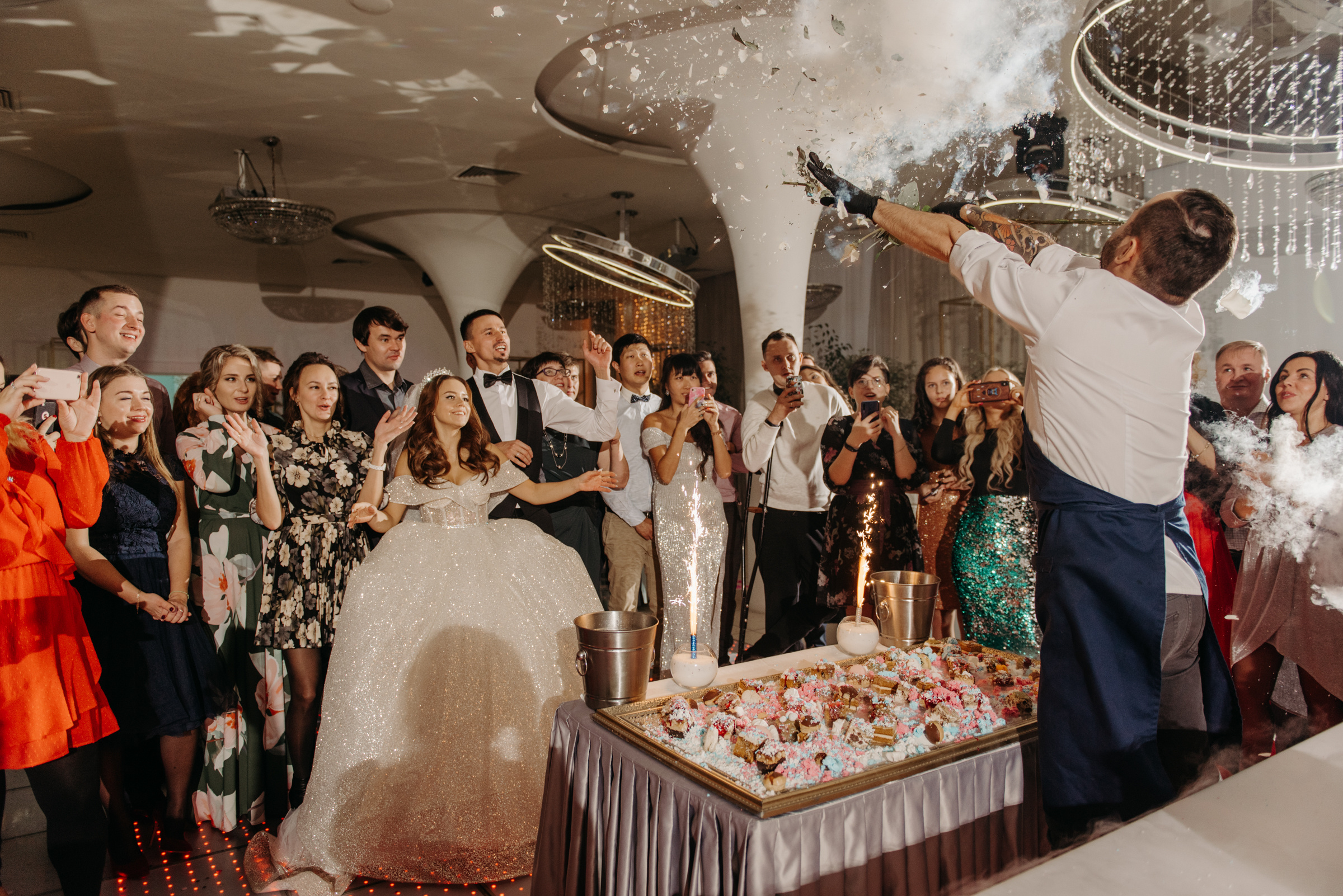 Алёна и Роман | Свадебный банкет в ресторане Небесный. Свадебный фотограф в Санкт-Петербурге Венера Ахметова