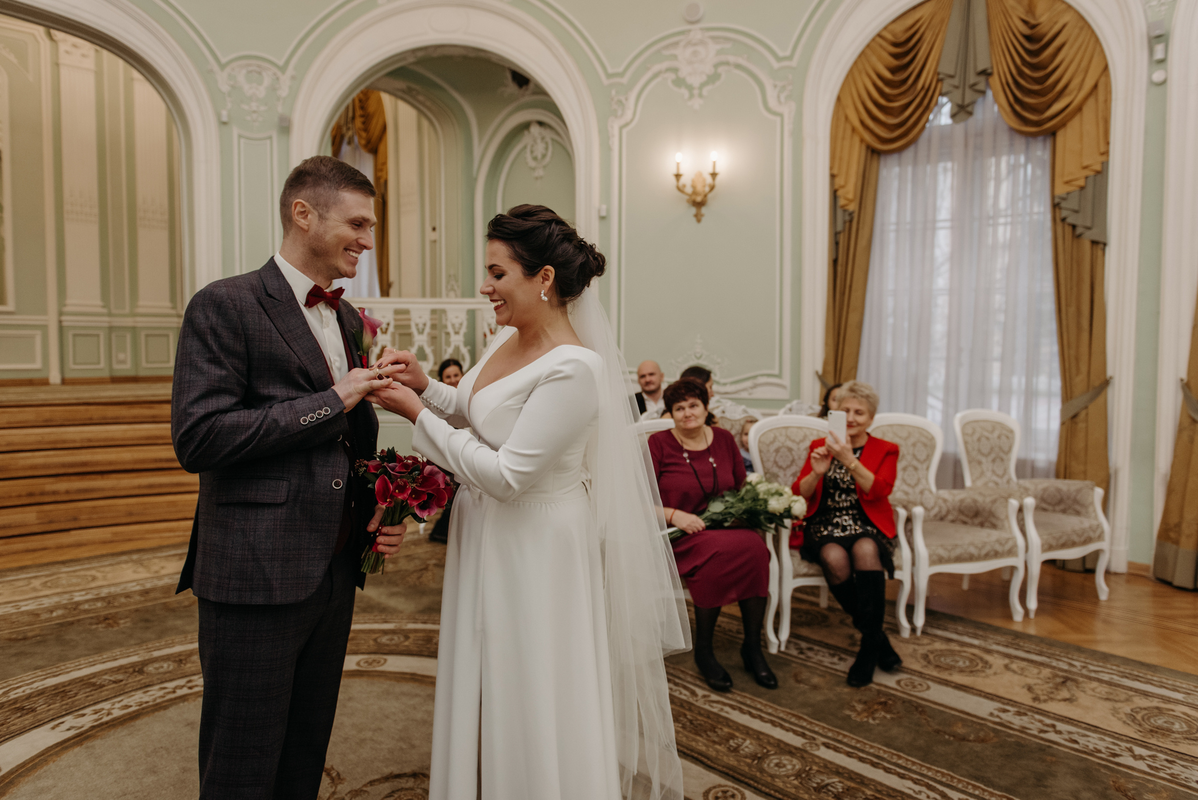 Осенняя свадьба Полины и Ивана. Свадебный фотограф в Санкт-Петербурге Венера Ахметова