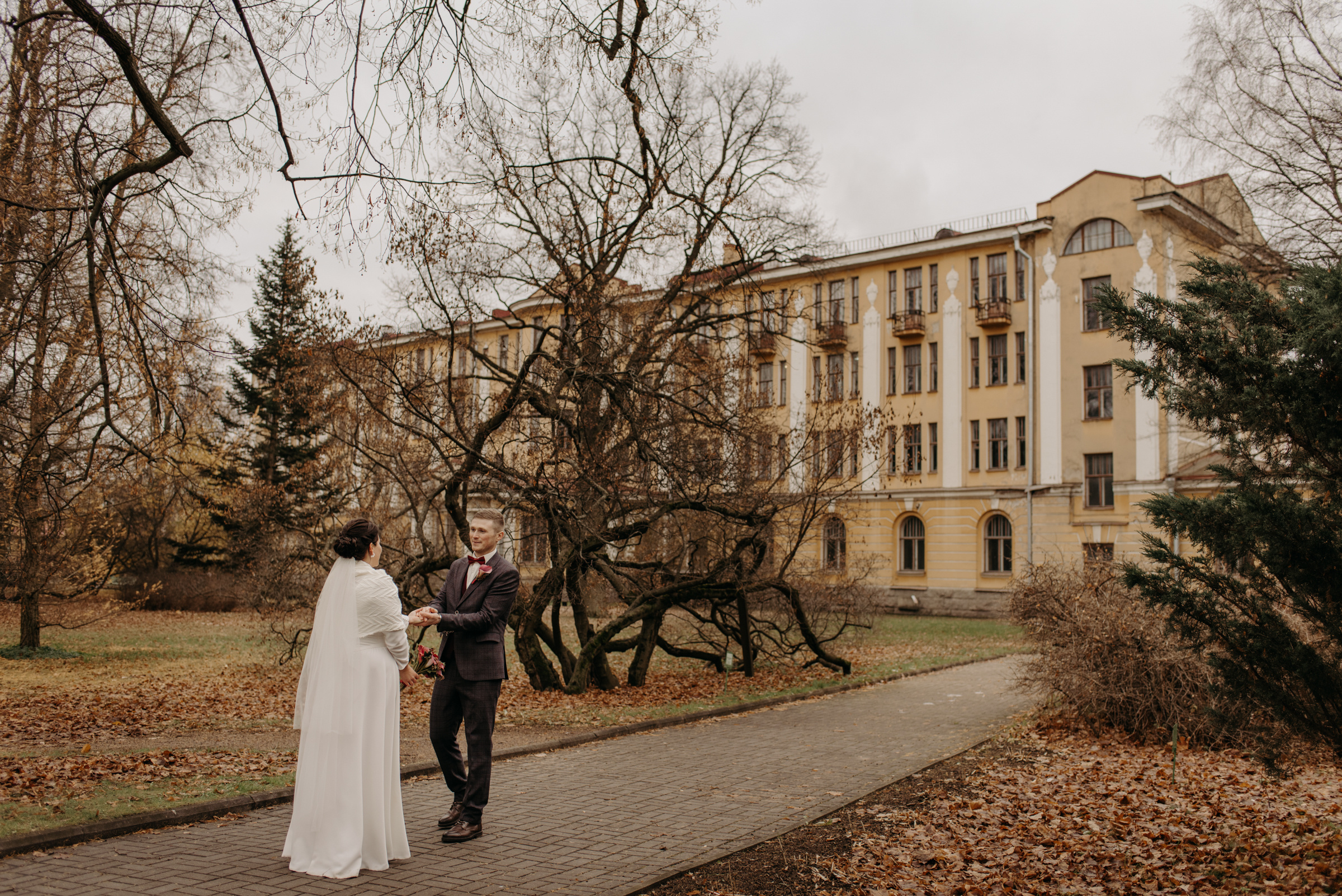 Осенняя свадьба Полины и Ивана. Свадебный фотограф в Санкт-Петербурге Венера Ахметова