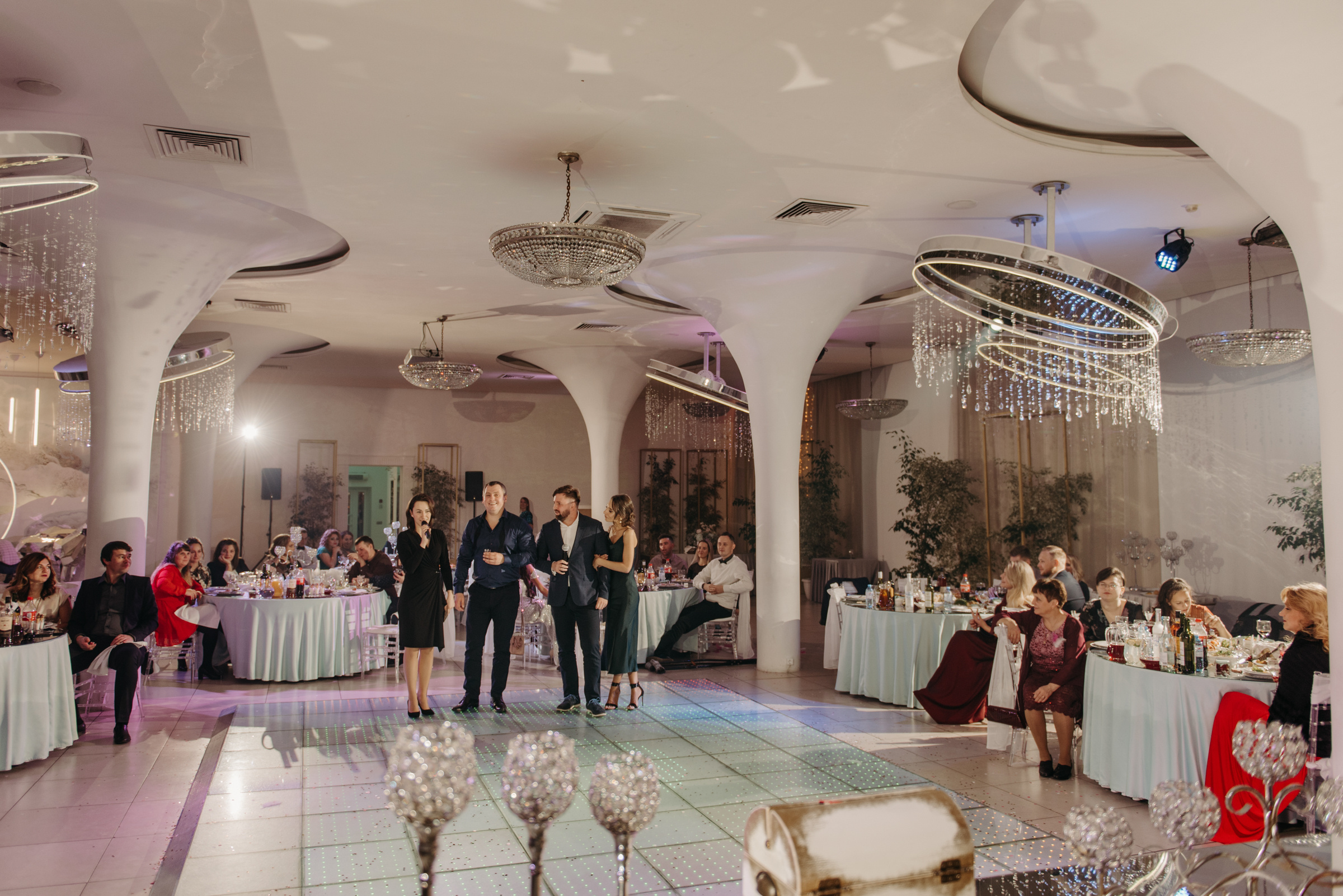 Алёна и Роман | Свадебный банкет в ресторане Небесный. Свадебный фотограф в Санкт-Петербурге Венера Ахметова