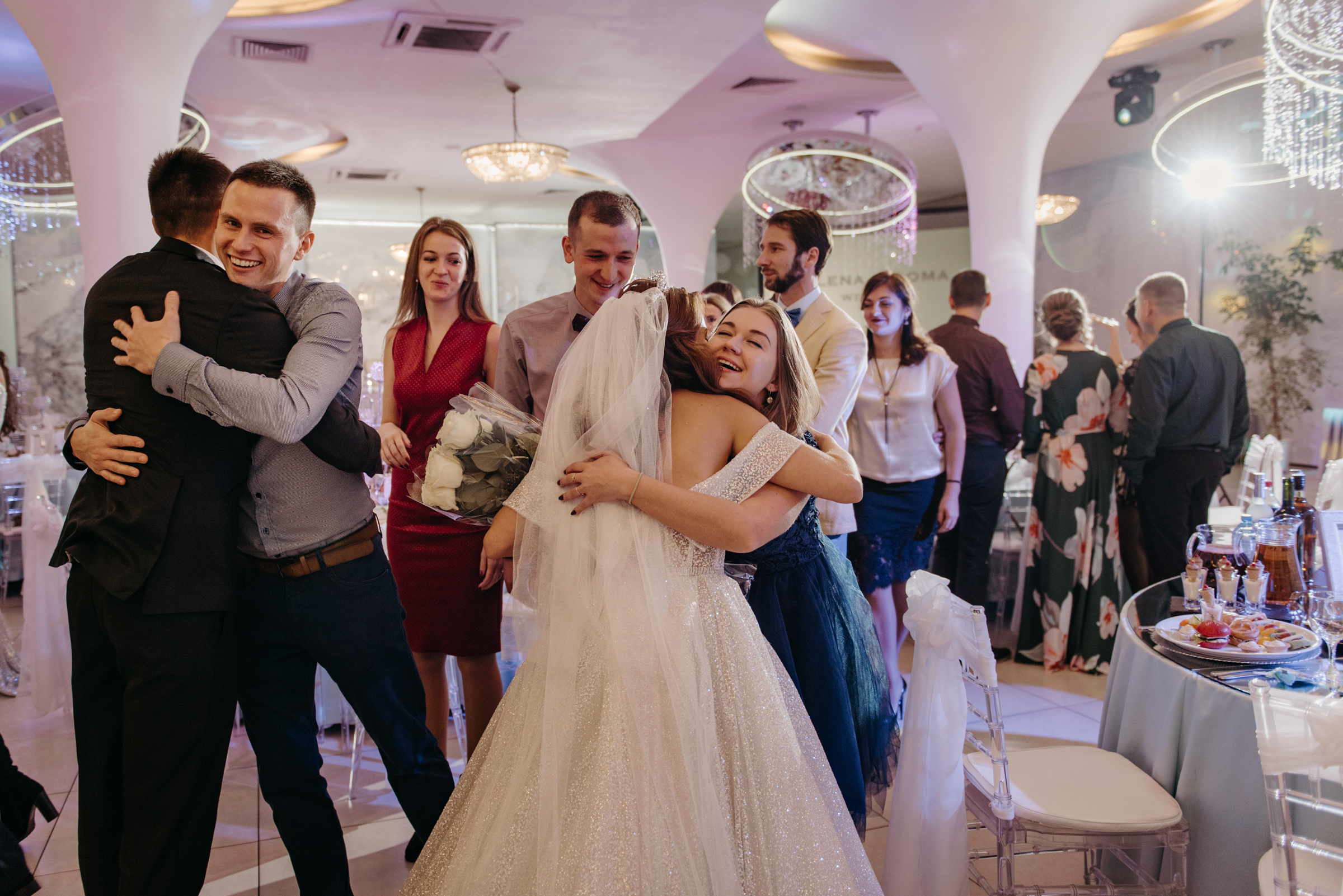 Алёна и Роман | Свадебный банкет в ресторане Небесный. Свадебный фотограф в Санкт-Петербурге Венера Ахметова
