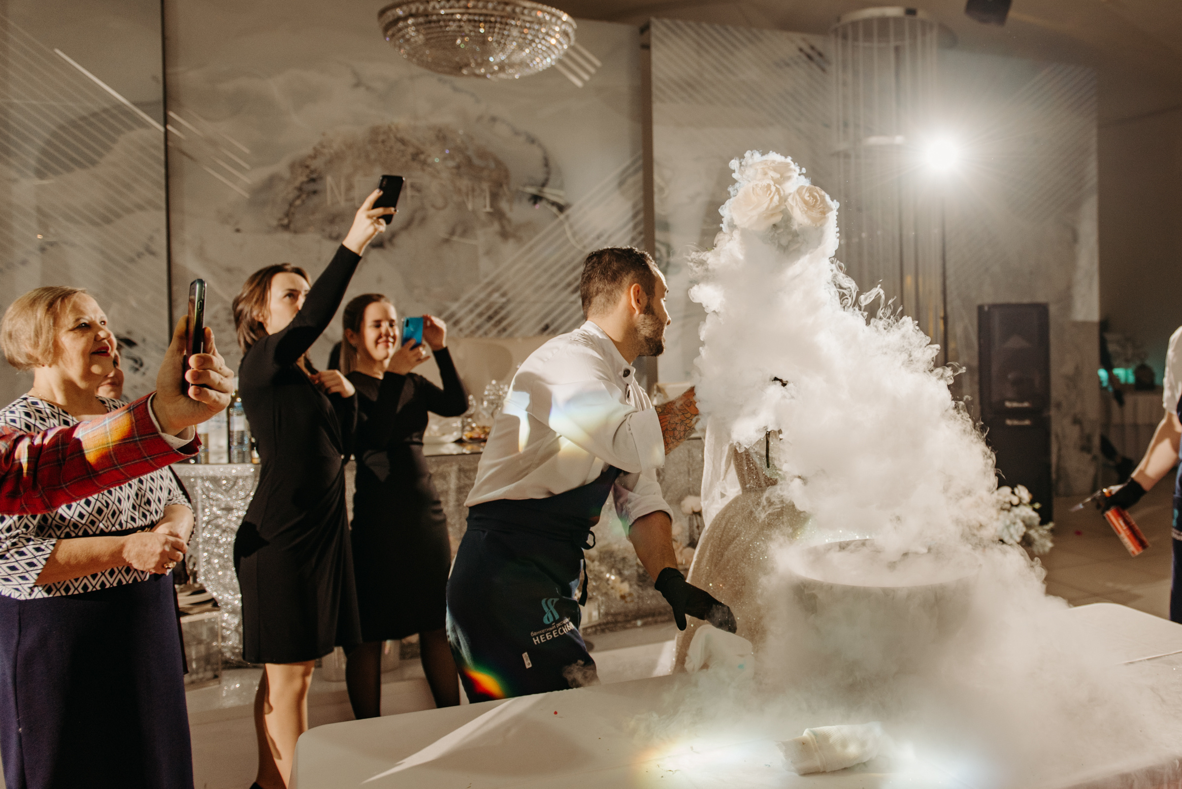 Алёна и Роман | Свадебный банкет в ресторане Небесный. Свадебный фотограф в Санкт-Петербурге Венера Ахметова