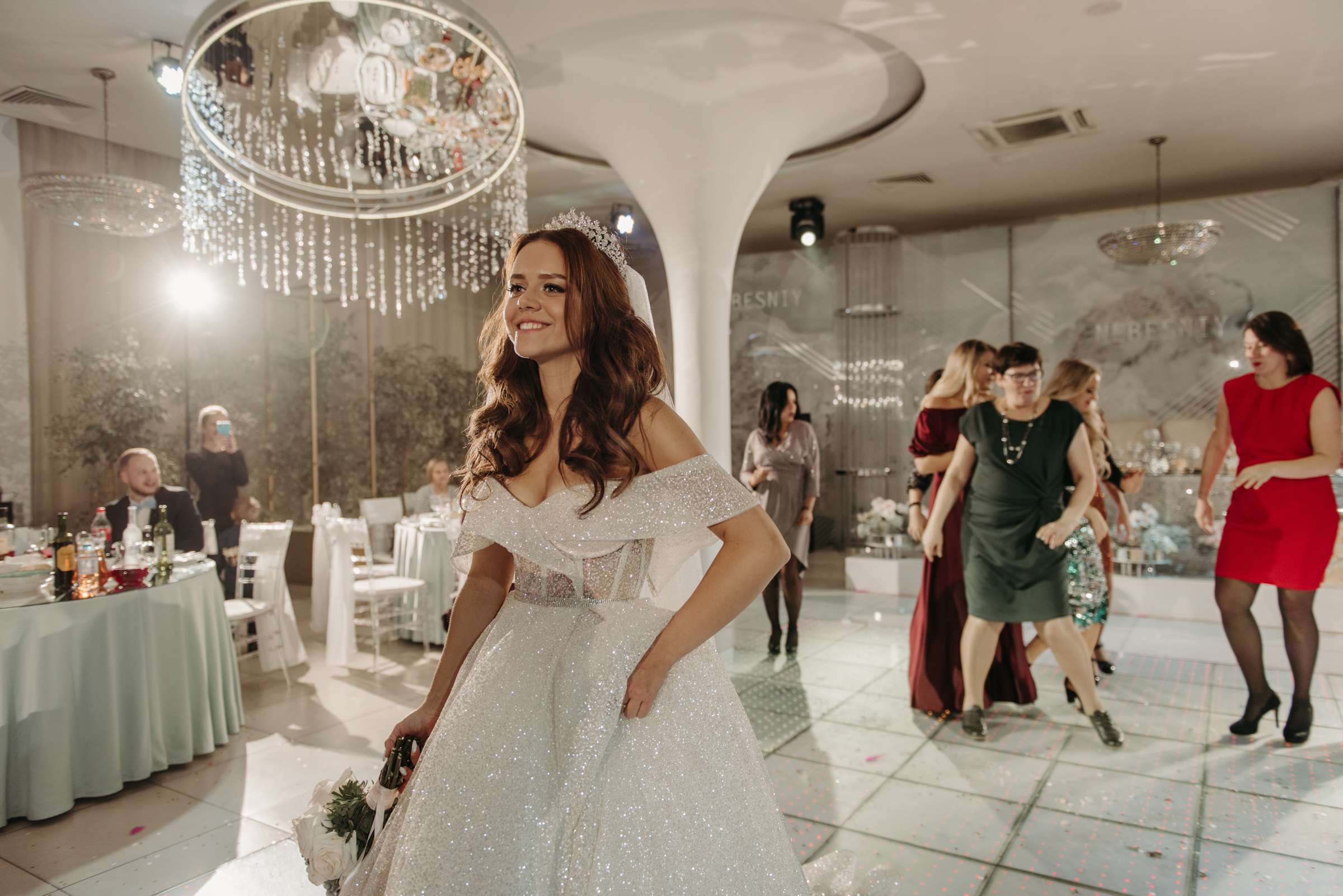 Алёна и Роман | Свадебный банкет в ресторане Небесный. Свадебный фотограф в Санкт-Петербурге Венера Ахметова