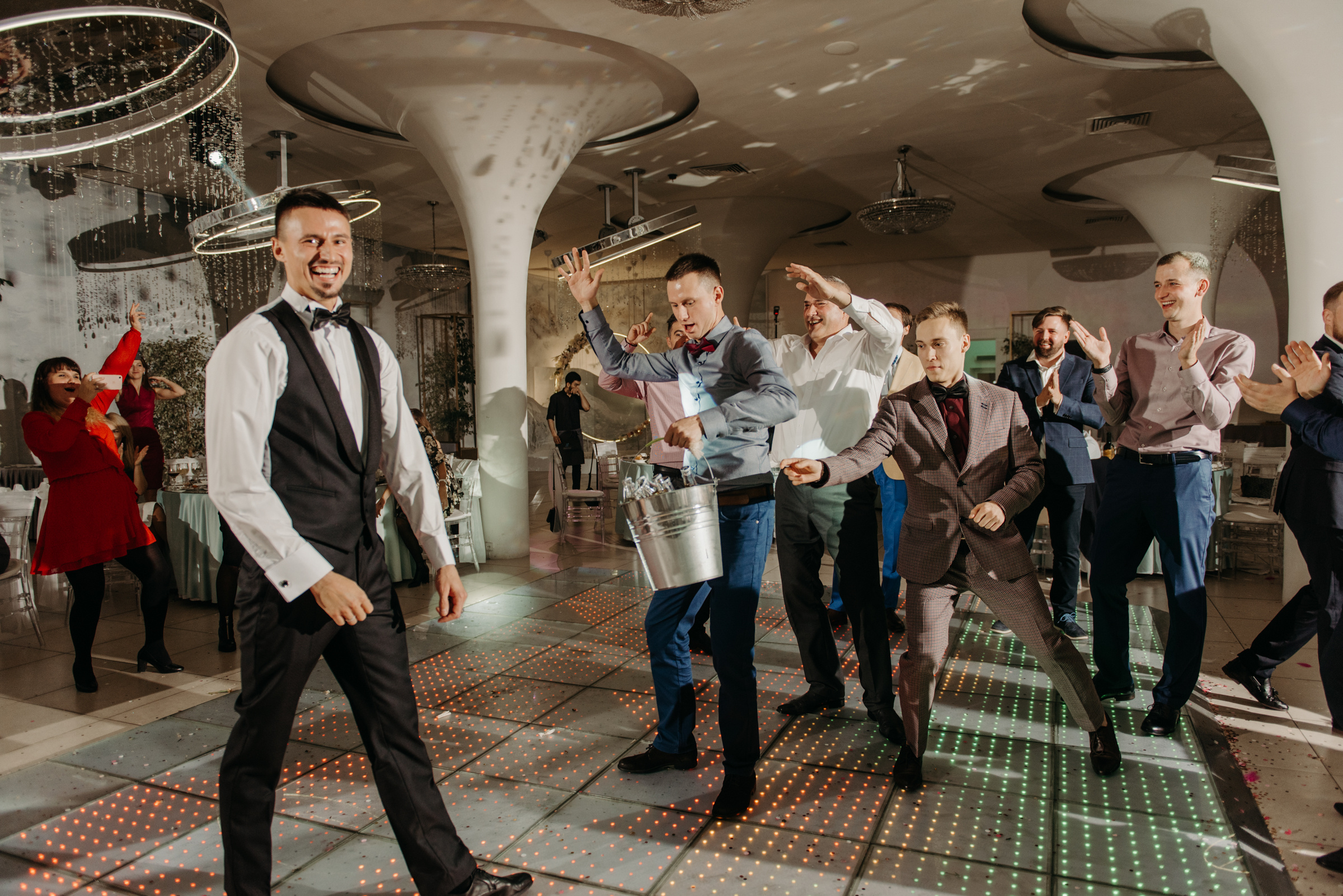 Алёна и Роман | Свадебный банкет в ресторане Небесный. Свадебный фотограф в Санкт-Петербурге Венера Ахметова