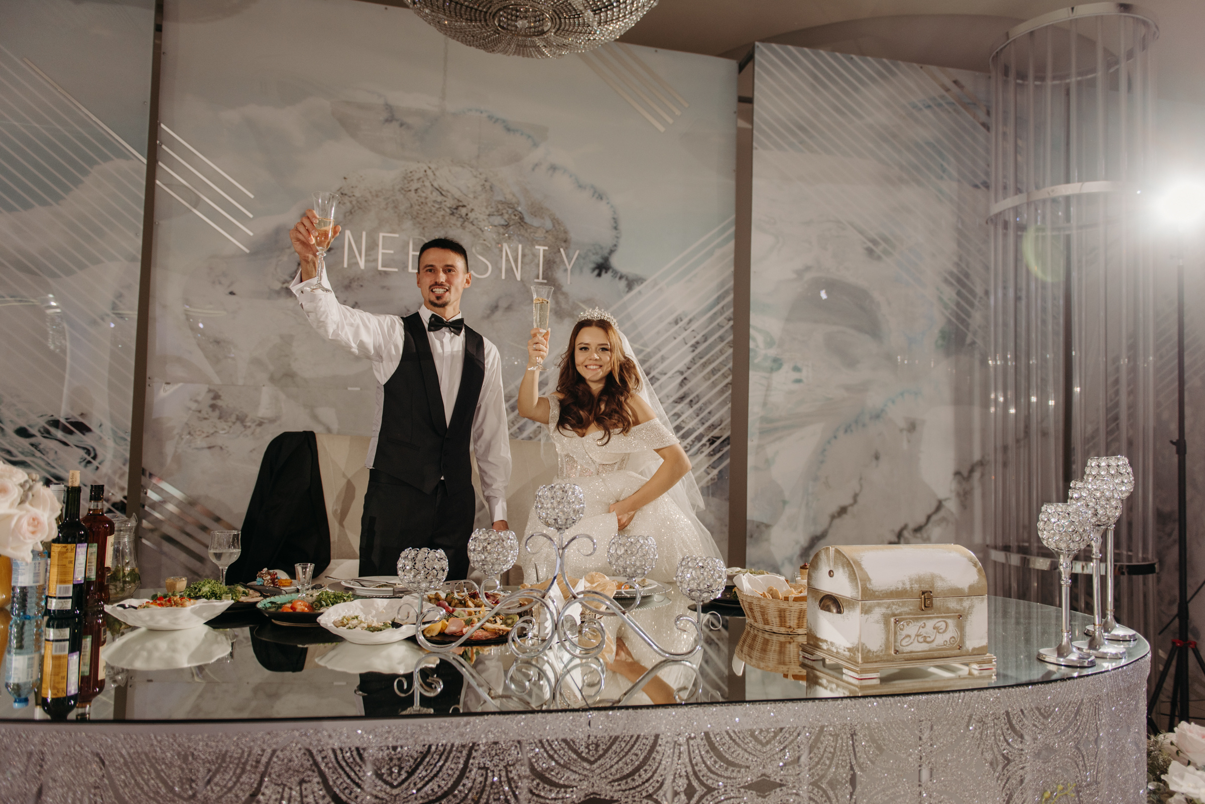 Алёна и Роман | Свадебный банкет в ресторане Небесный. Свадебный фотограф в Санкт-Петербурге Венера Ахметова