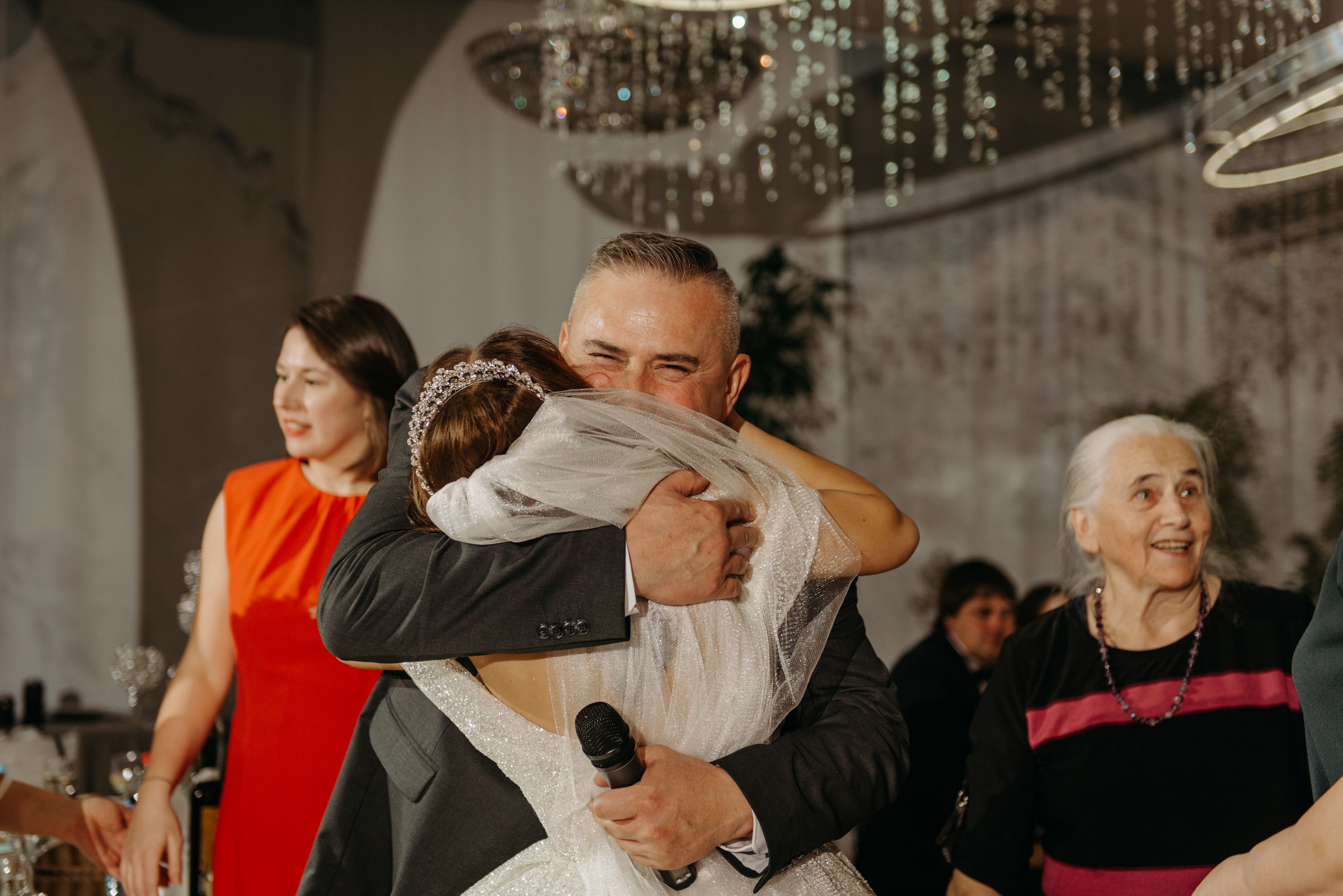 Алёна и Роман | Свадебный банкет в ресторане Небесный. Свадебный фотограф в Санкт-Петербурге Венера Ахметова