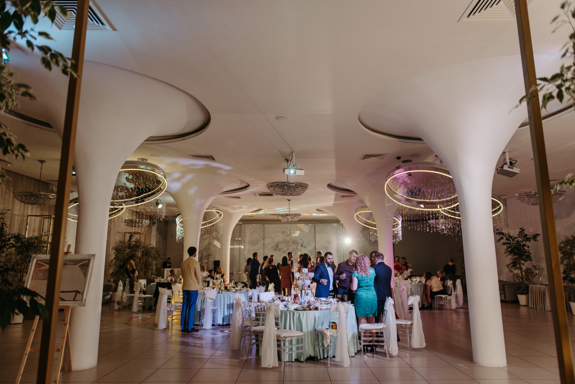 Алёна и Роман | Свадебный банкет в ресторане Небесный. Свадебный фотограф в Санкт-Петербурге Венера Ахметова