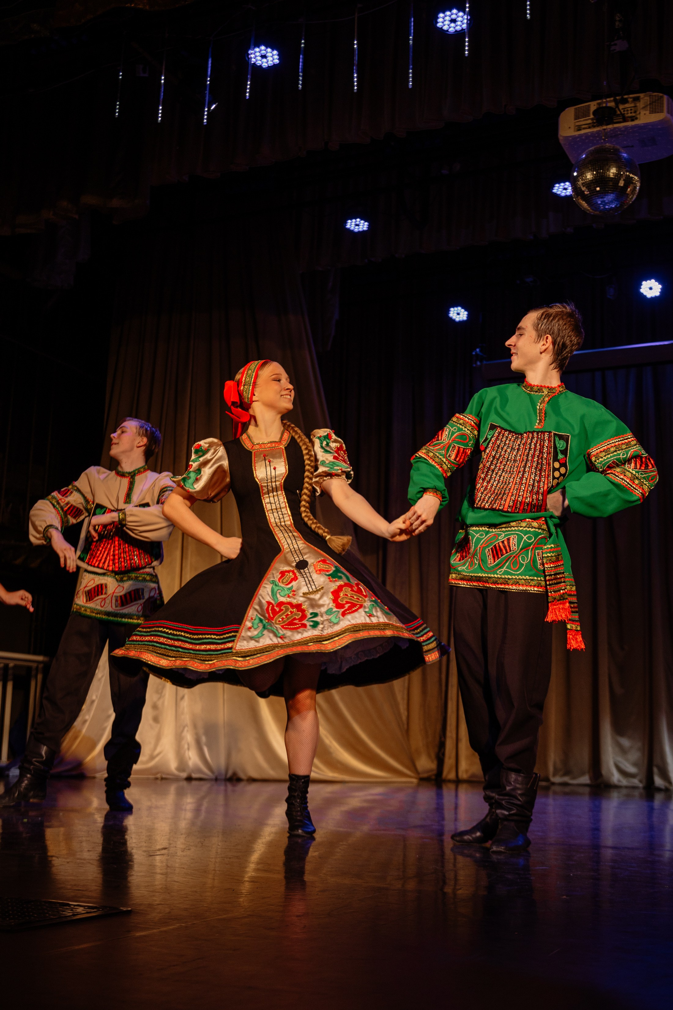 Сибирские узоры ДК Ефремова. Фотограф Юлия Мальцева